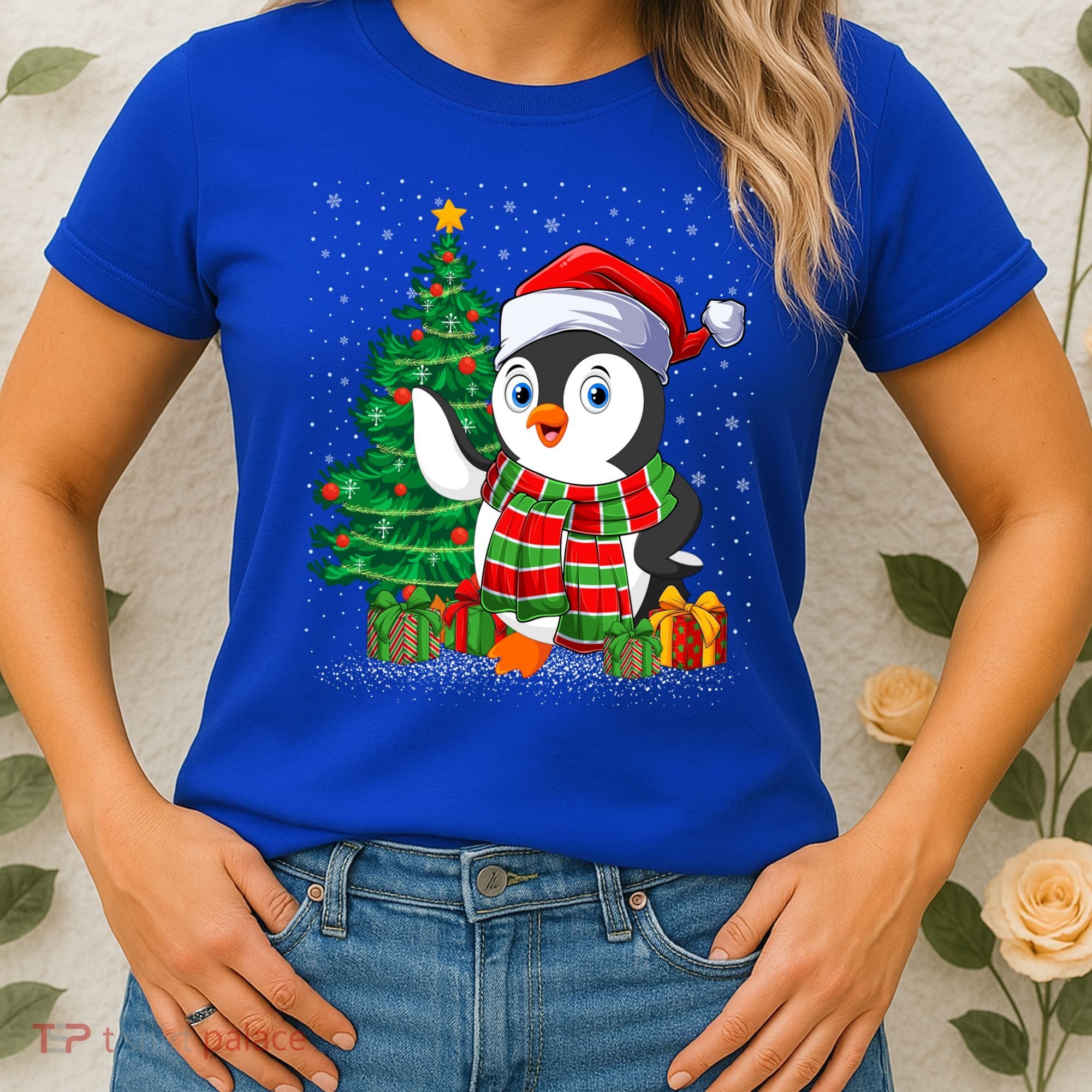 Penguin Christmas Tree Lights Santa Penguin Xmas Cute Gift Women's T-Shirt