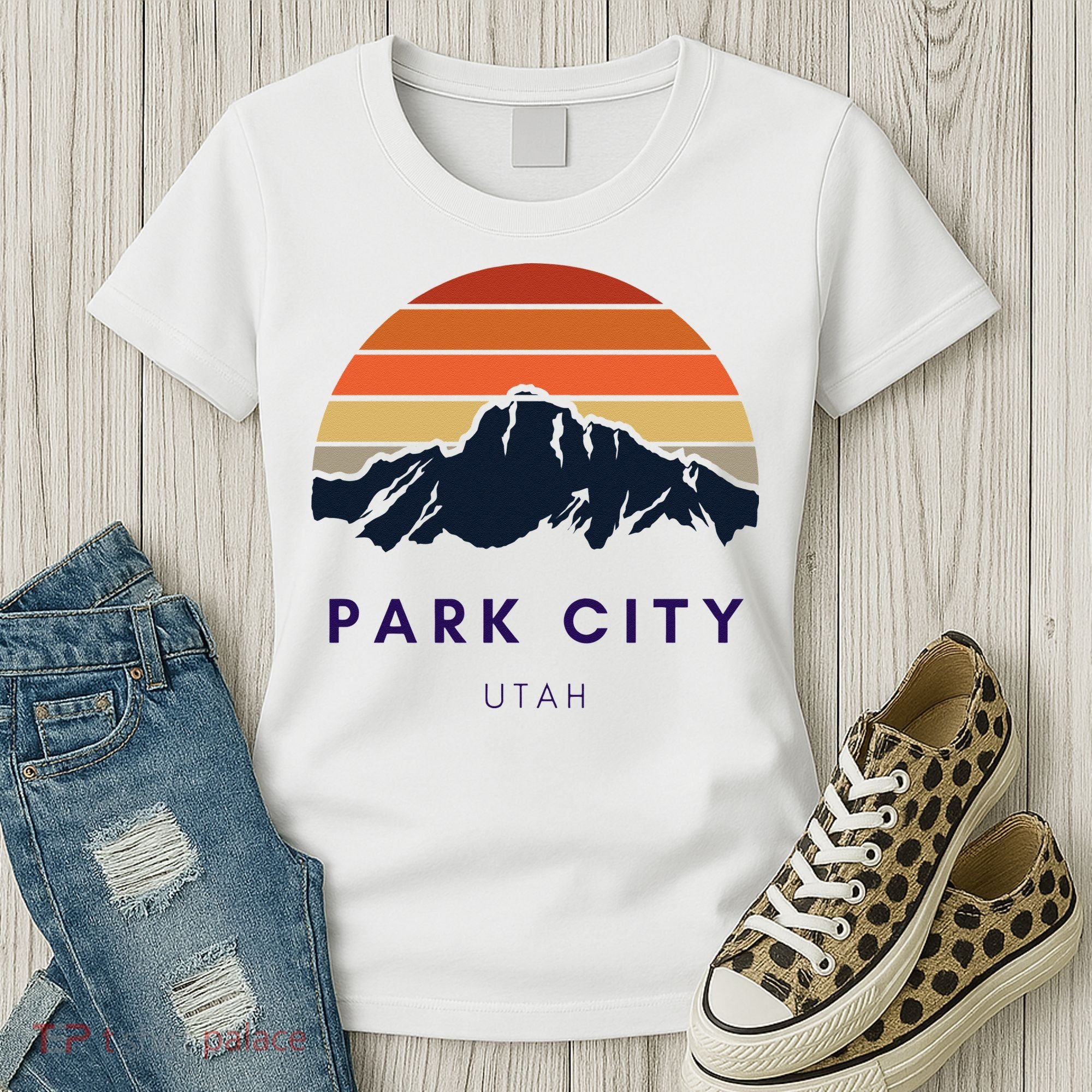 Park City Utah Skiing Snowboarding Hikers Utah Gifts UT Women's T-Shirt
