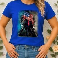 President Donald Trump Sitting On United States Throne Meaningful Gift Women's T-Shirt thumb 2