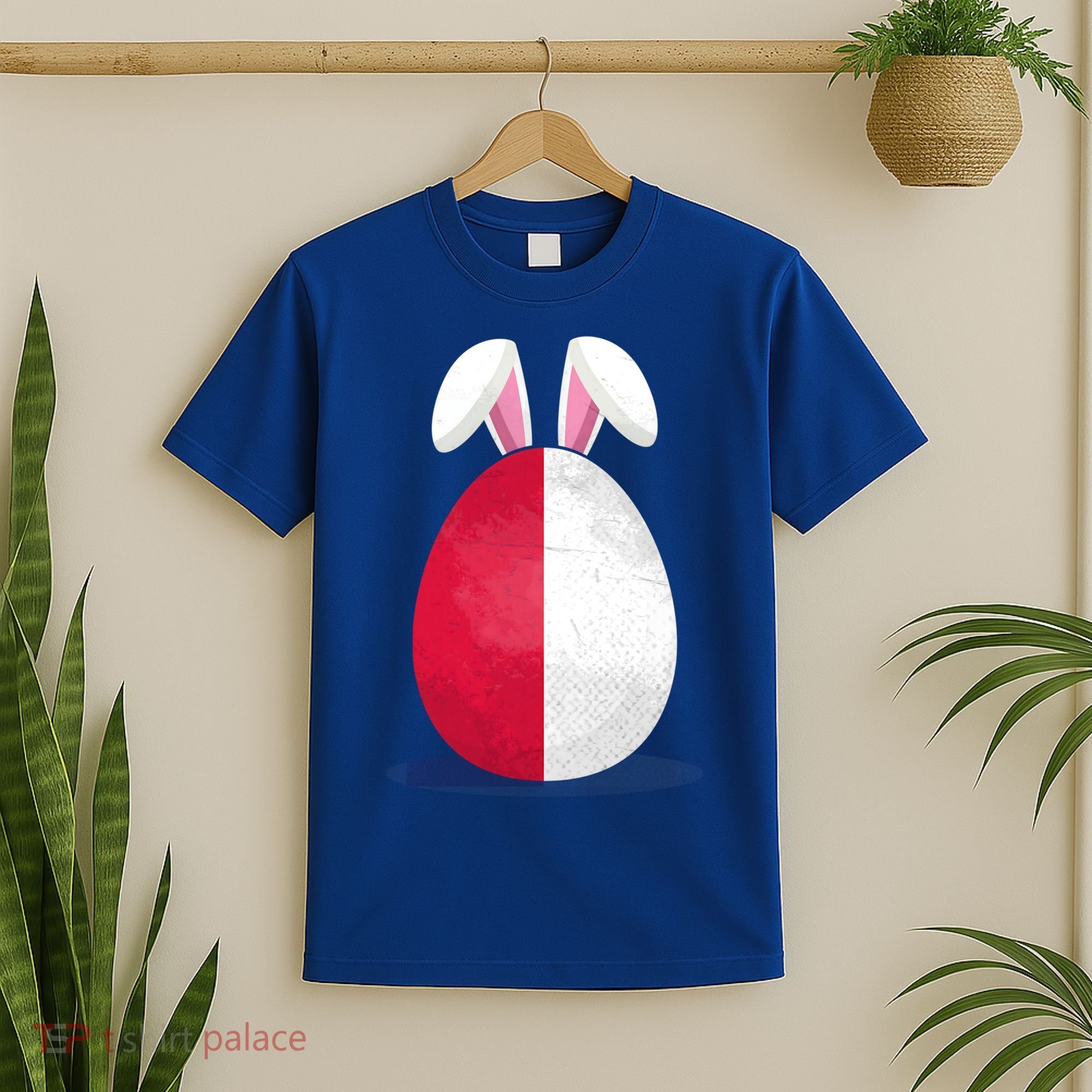 Poland Flag Egg Bunny Ears Polish Easter Sunday Great Gift T-Shirt
