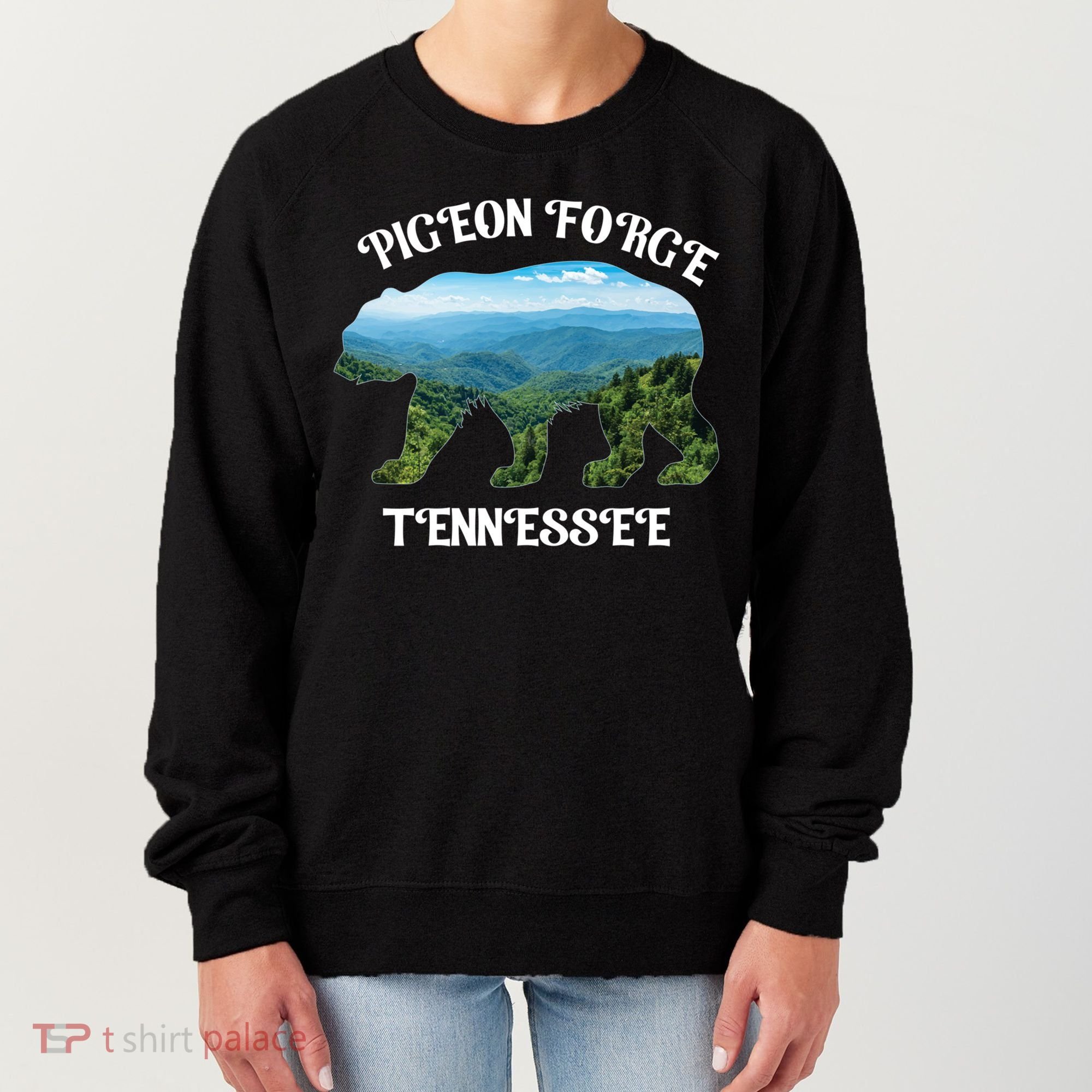 Pigeon Forge Tennessee Bear Great Smoky Mountains Souvenirs Gift Women's Sweatshirt