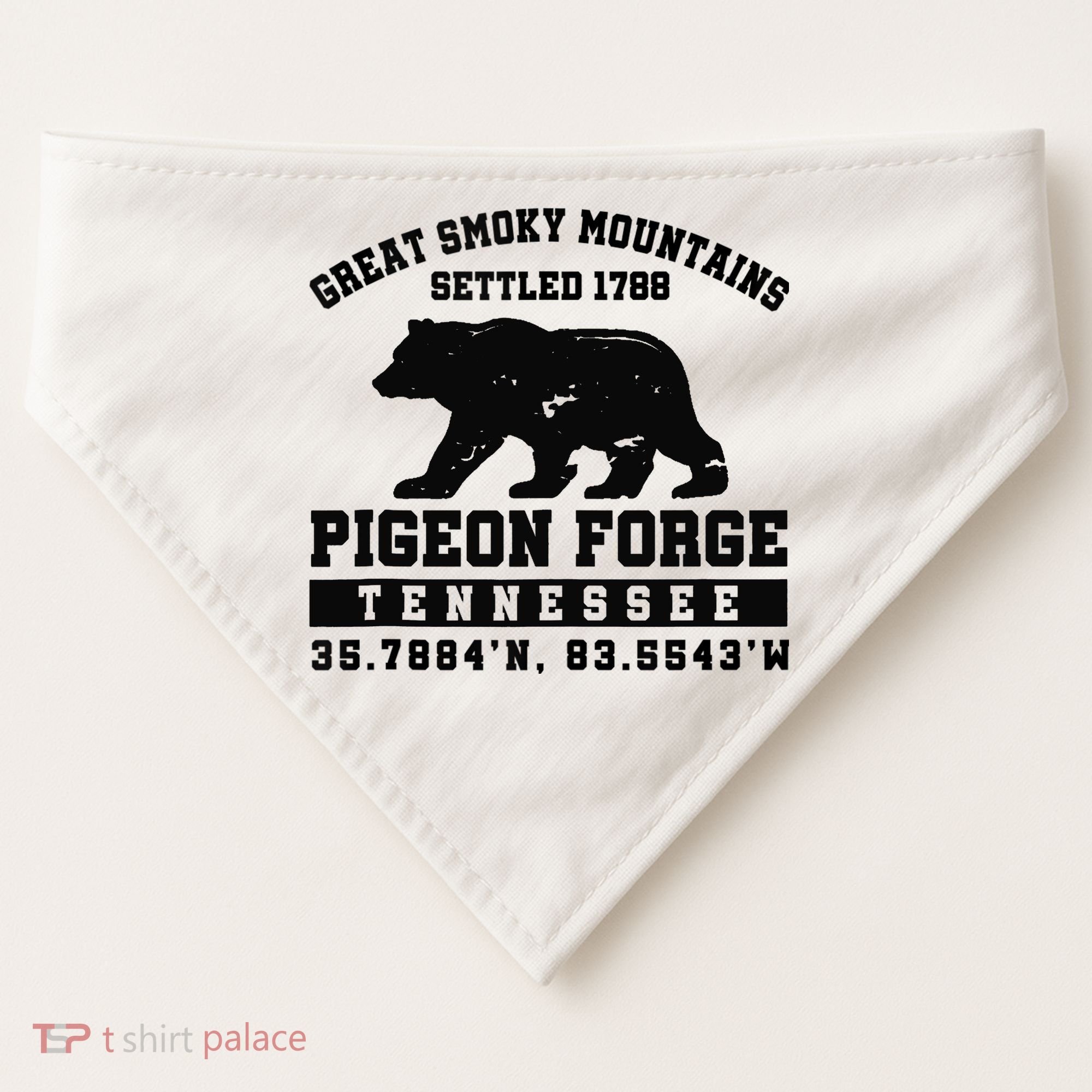 Pigeon Forge Tennessee Bear Great Smoky Mountains USA-Made Doggie Bandana