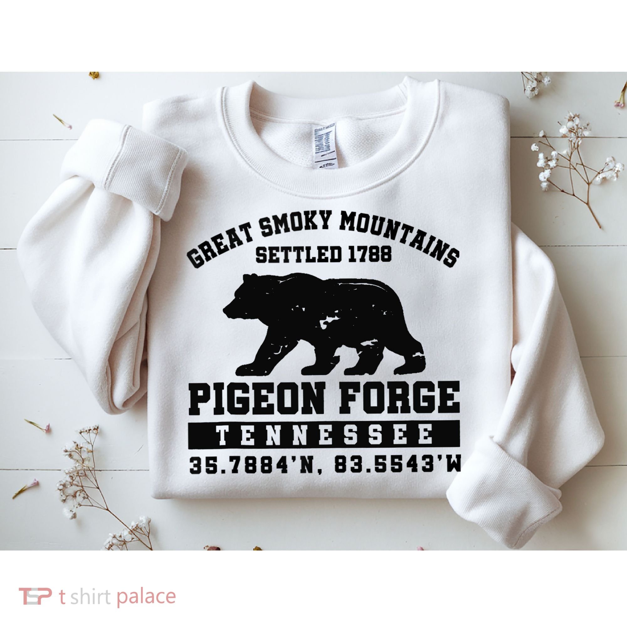 Pigeon Forge Tennessee Bear Great Smoky Mountains Sweatshirt
