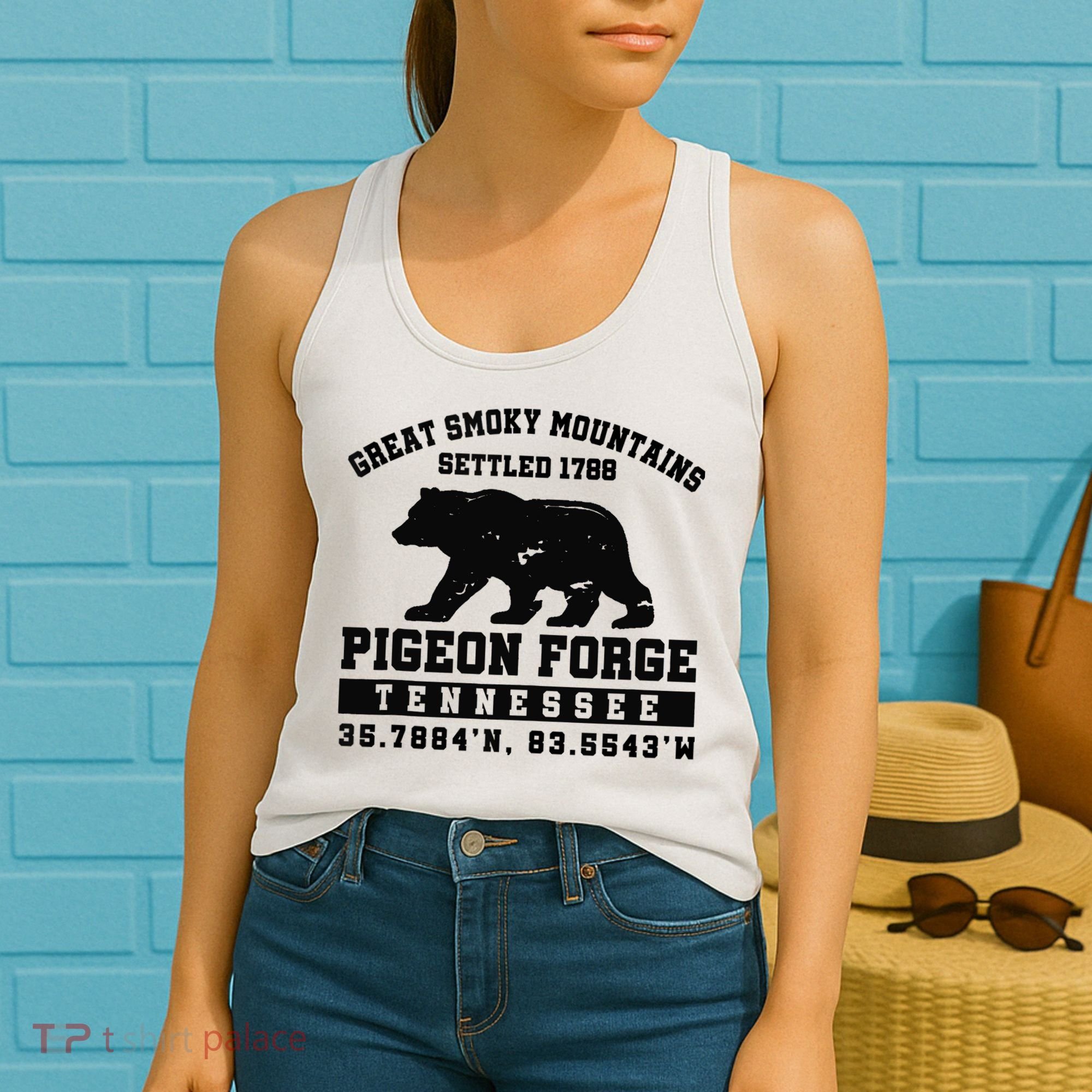 Pigeon Forge Tennessee Bear Great Smoky Mountains Women's Tank Top