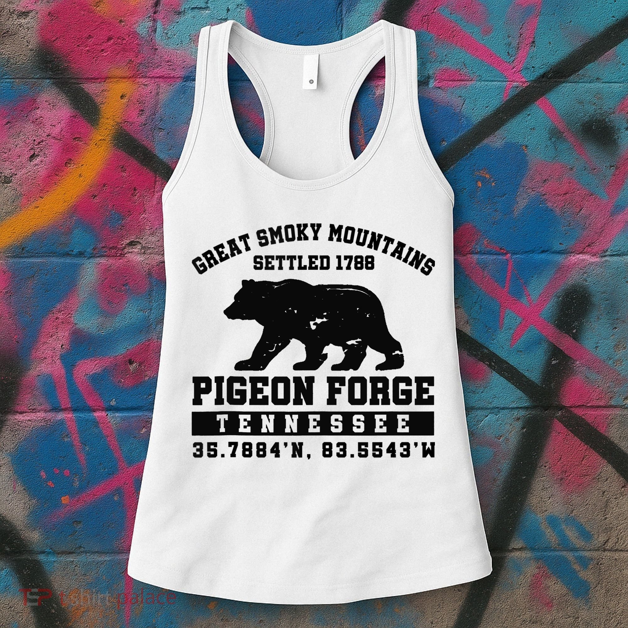 Pigeon Forge Tennessee Bear Great Smoky Mountains Women's Tank Top