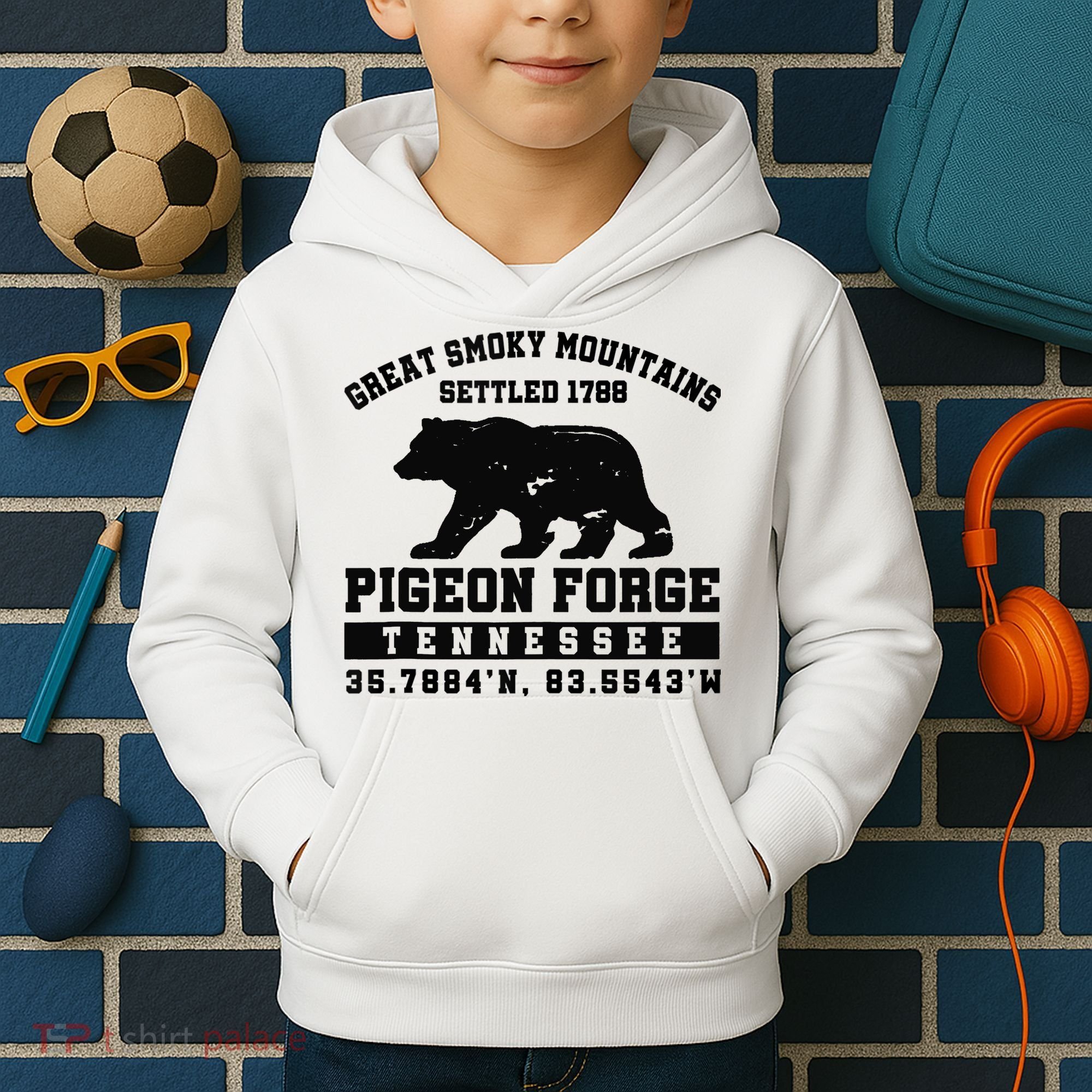 Pigeon Forge Tennessee Bear Great Smoky Mountains Kids Hoodie
