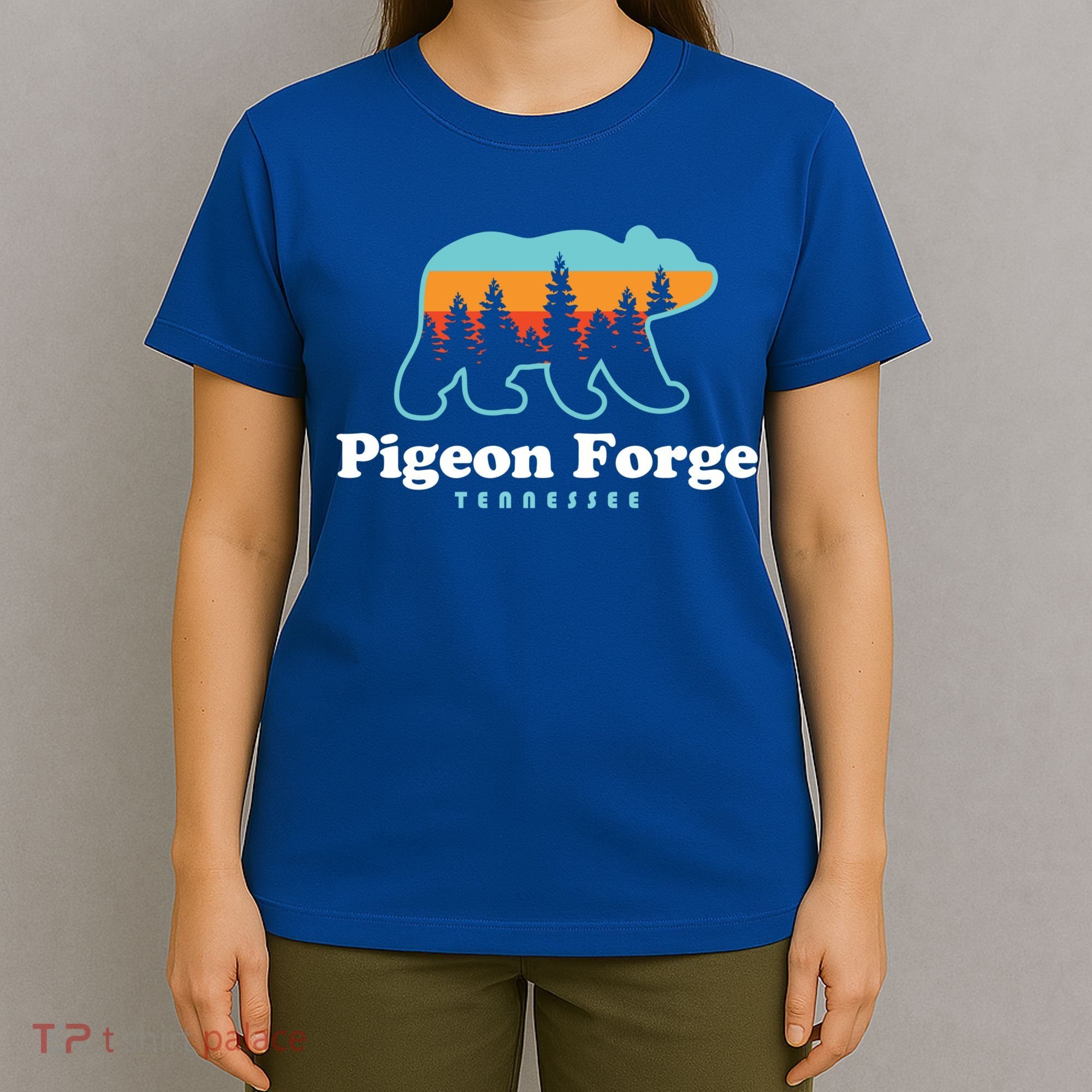 Pigeon Forge Tn Bear Great Smoky Mountains Cool Gift T-Shirt