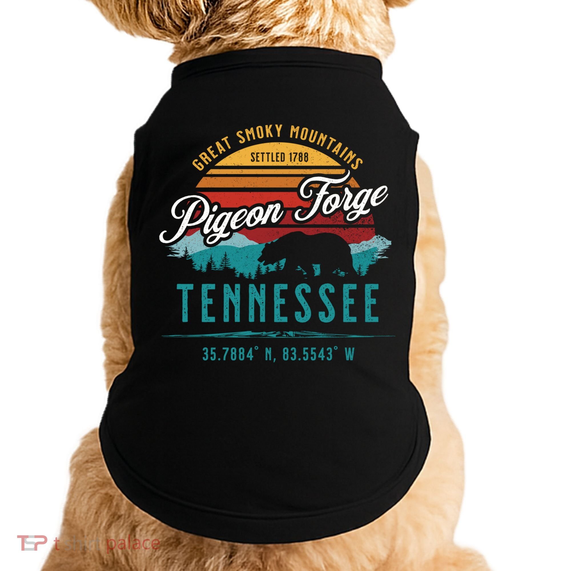 Pigeon Forge Tennessee Great Smoky Mountains Bear Retro Sun Meaningful Gift Doggie Tank