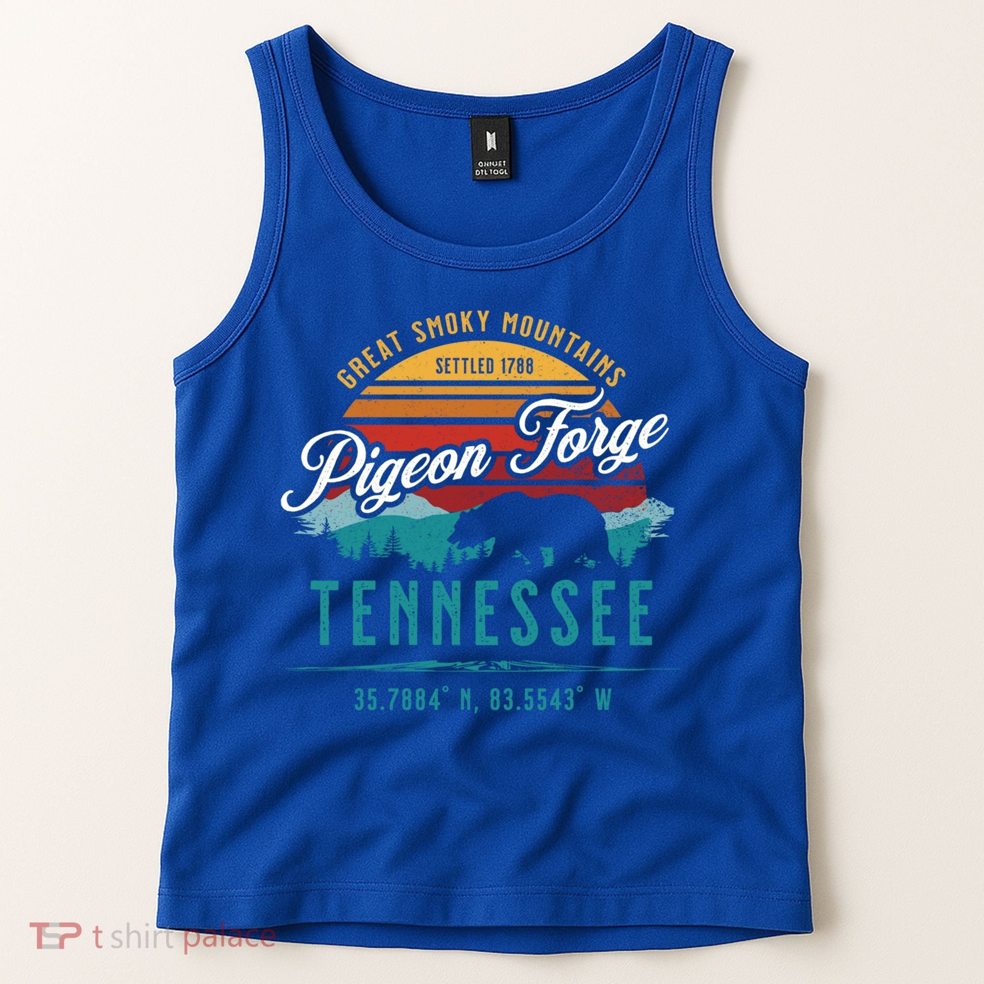 Pigeon Forge Tennessee Great Smoky Mountains Bear Retro Sun Meaningful Gift Tank Top