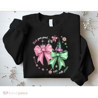 Pink Goes Good With Green Funny Halloween Witch Sweatshirt thumb 2