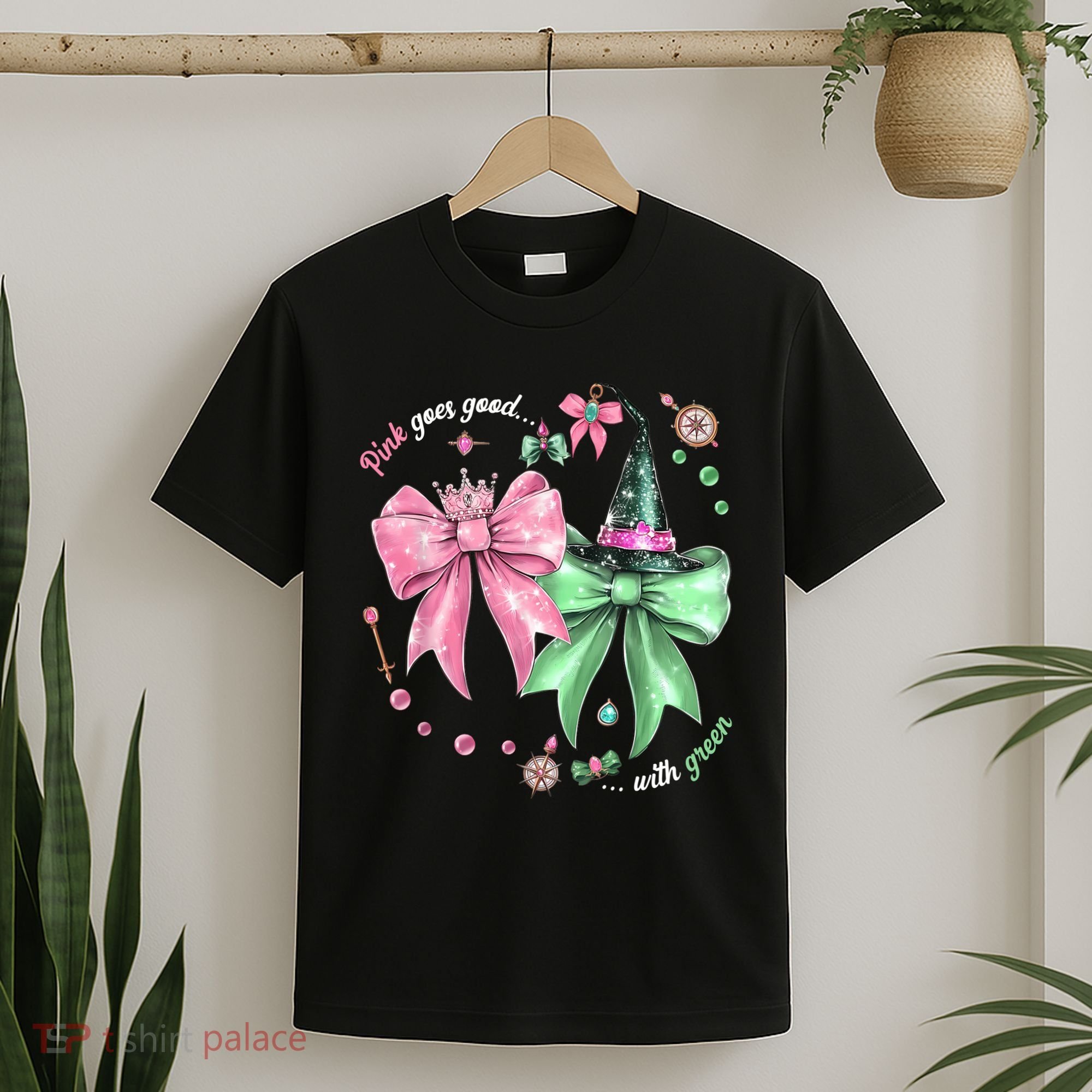 Pink Goes Good With Green Funny Halloween Witch T-Shirt