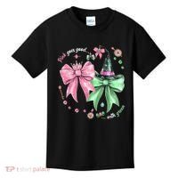 Pink Goes Good With Green Funny Halloween Witch Kids T-Shirt thumb 0