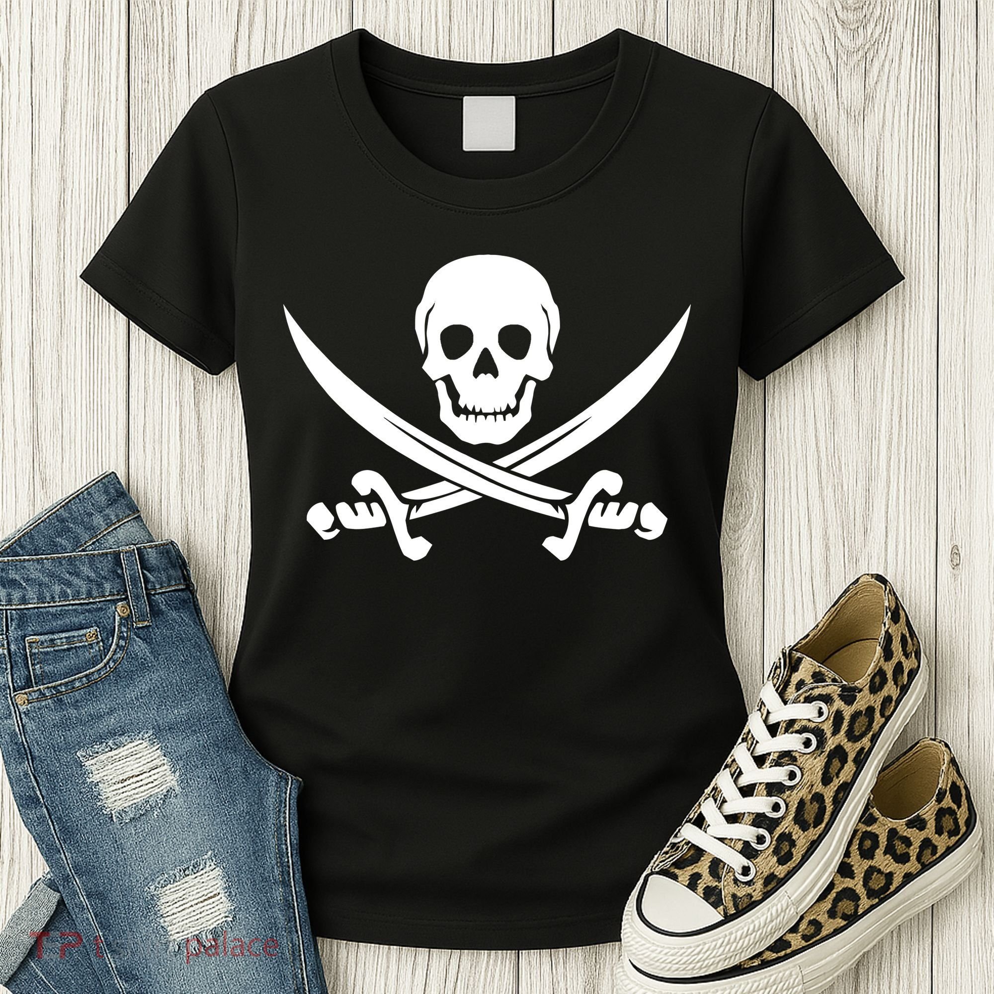 Pirate Skull & Cross Swords Women's T-Shirt