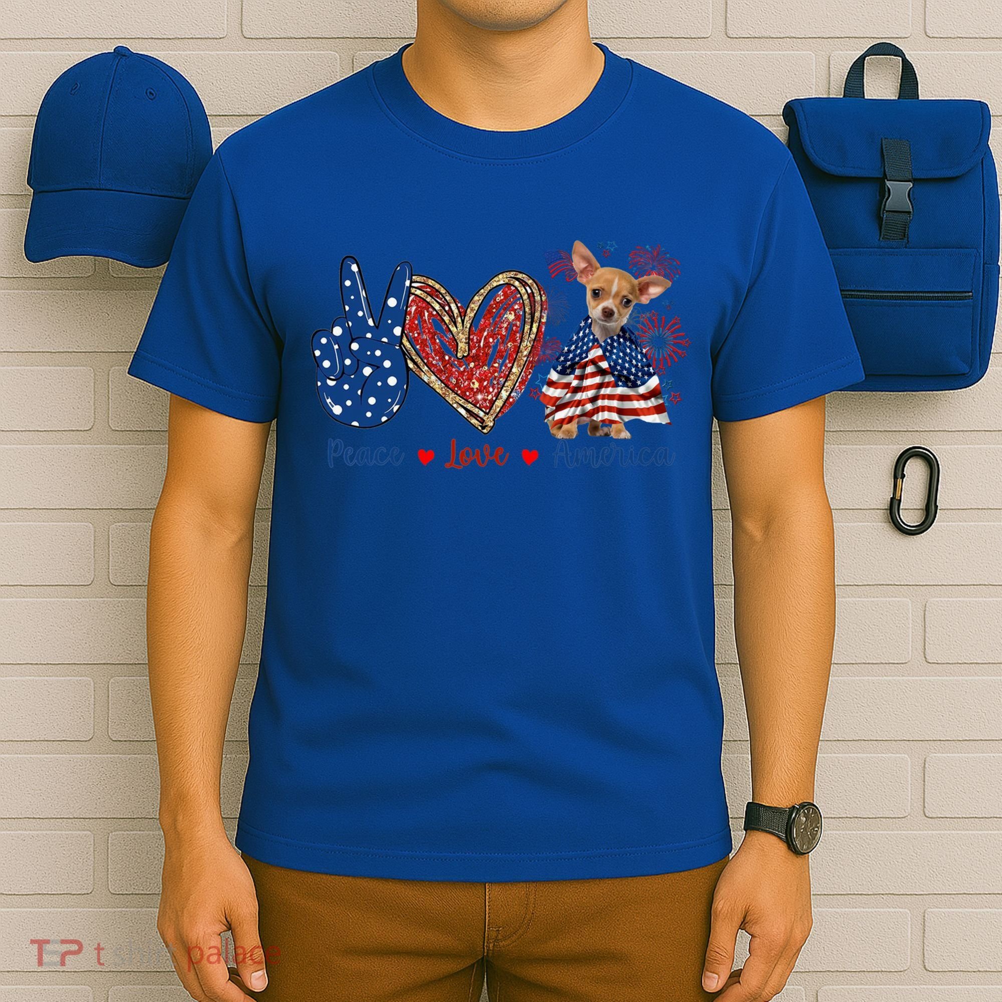 Peace Love Chihuahua Dog Patriotic America Flag 4th July Cute Gift T-Shirt