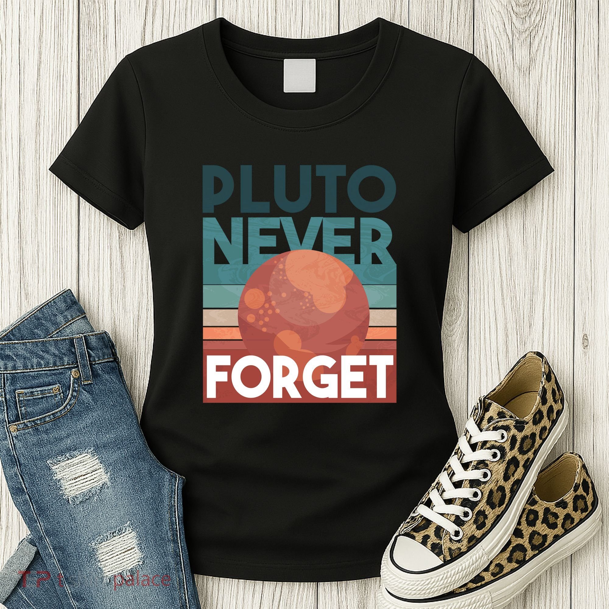 Pluto Never Forget Women's T-Shirt
