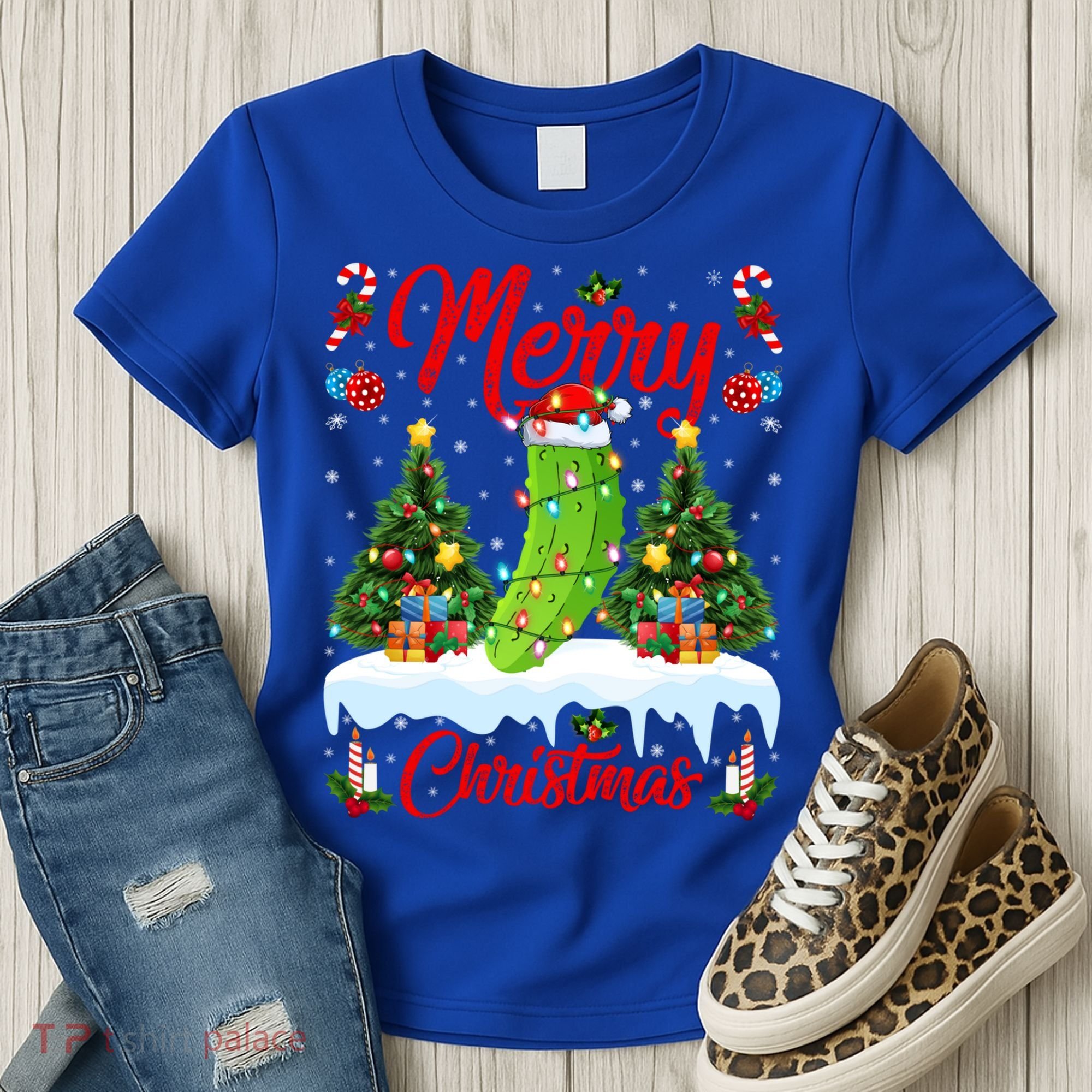 Pickle Lover Xmas Lighting Santa Hat Pickle Christmas Cool Gift Women's T-Shirt
