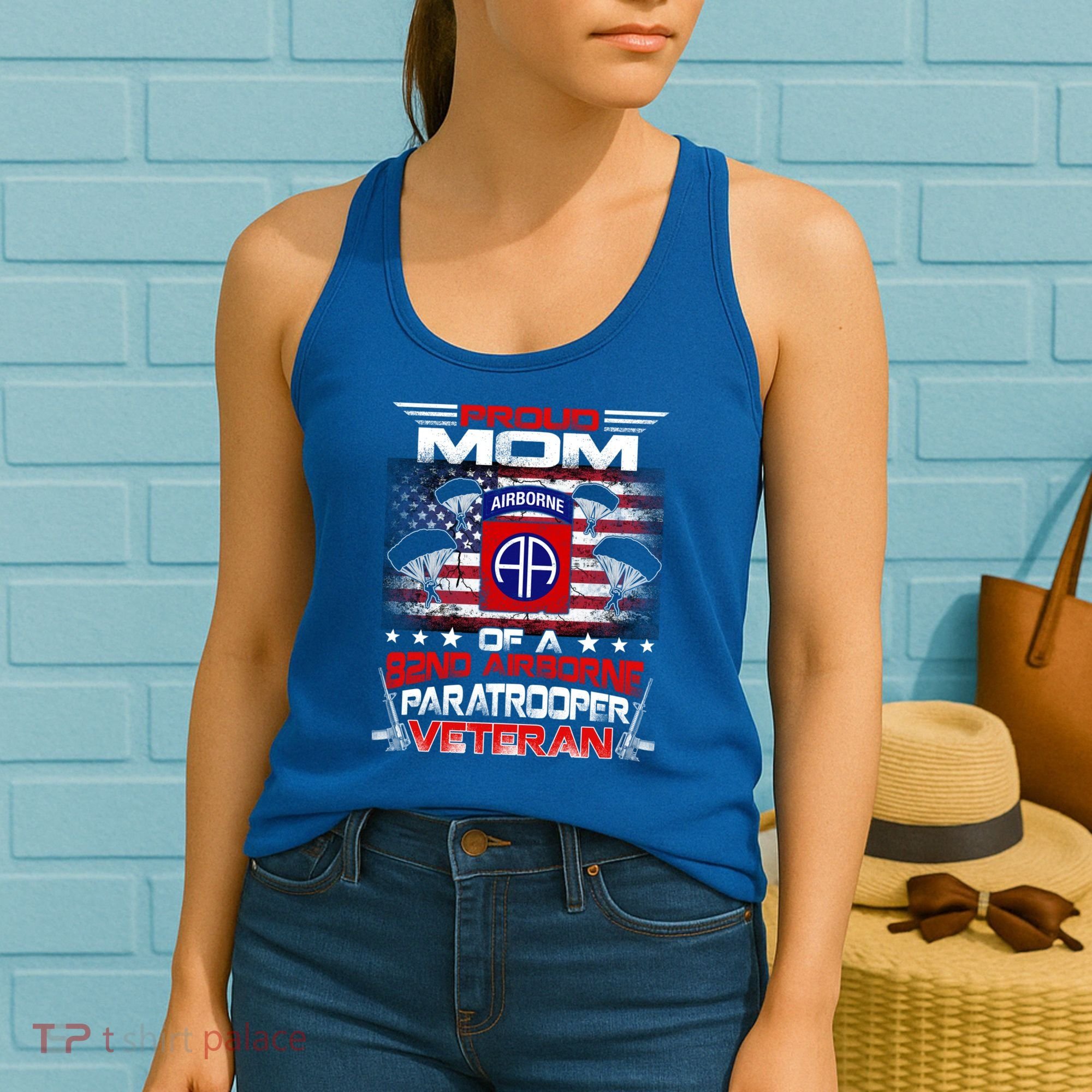Proud Mom 82nd Airborne Paratrooper Veteran Flag Gift Women's Tank Top