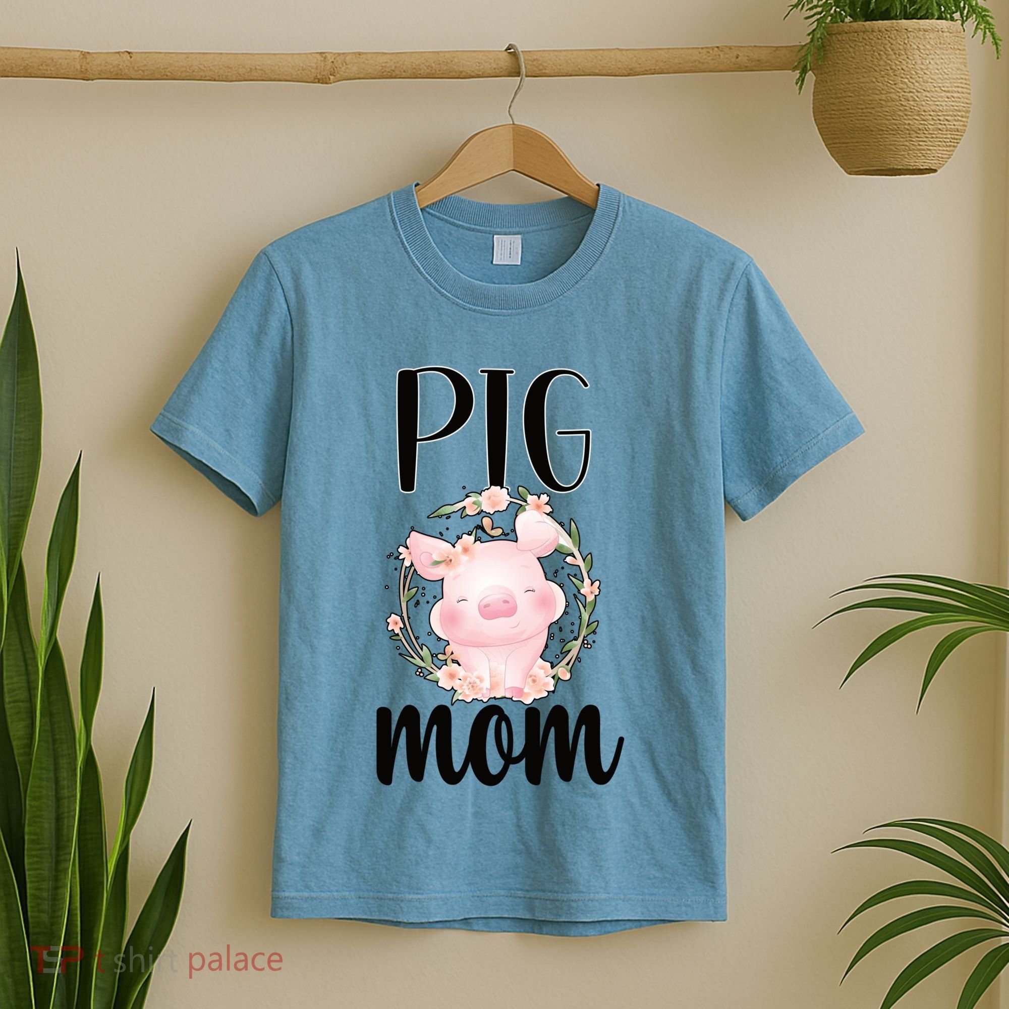 Pig Mom Proud Pig Farmer Pig Owner Pig Mother Gift T-Shirt