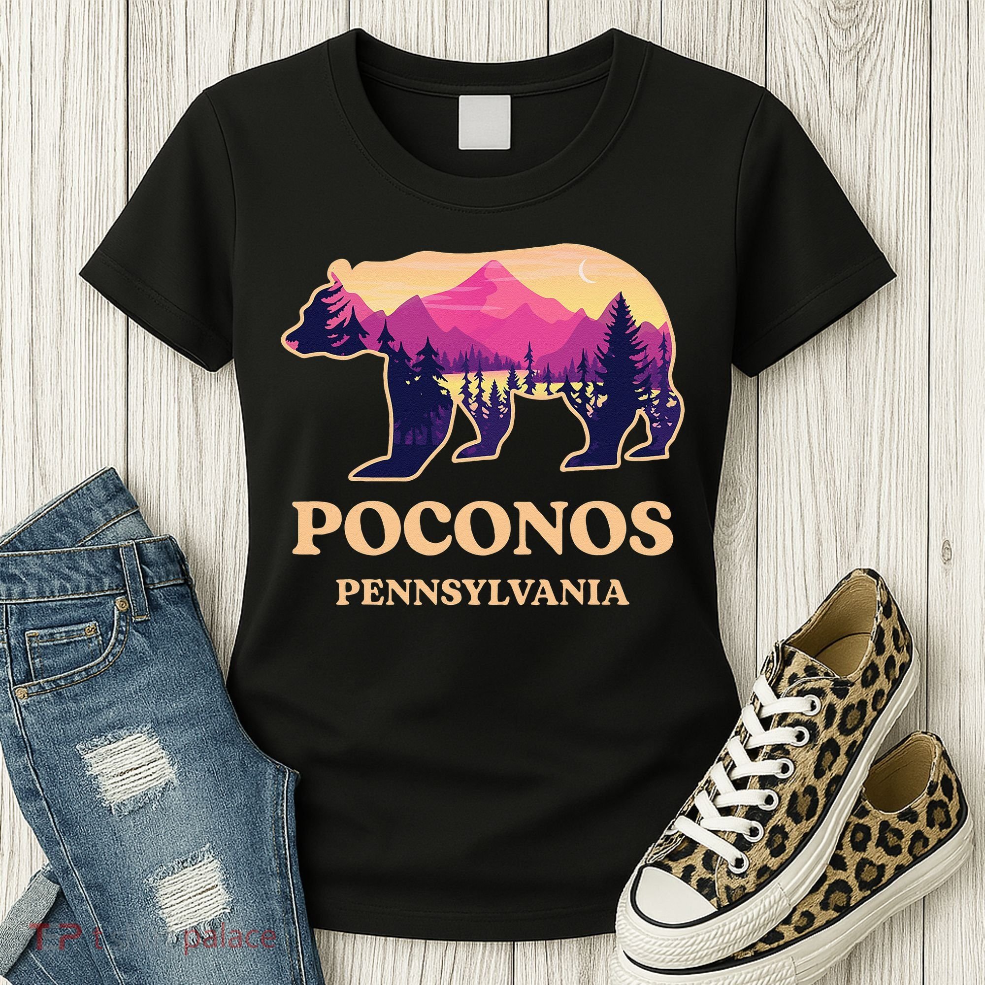 Poconos Mountains Pennsylvania Pa Bear Hiking Souvenirs Women's T-Shirt