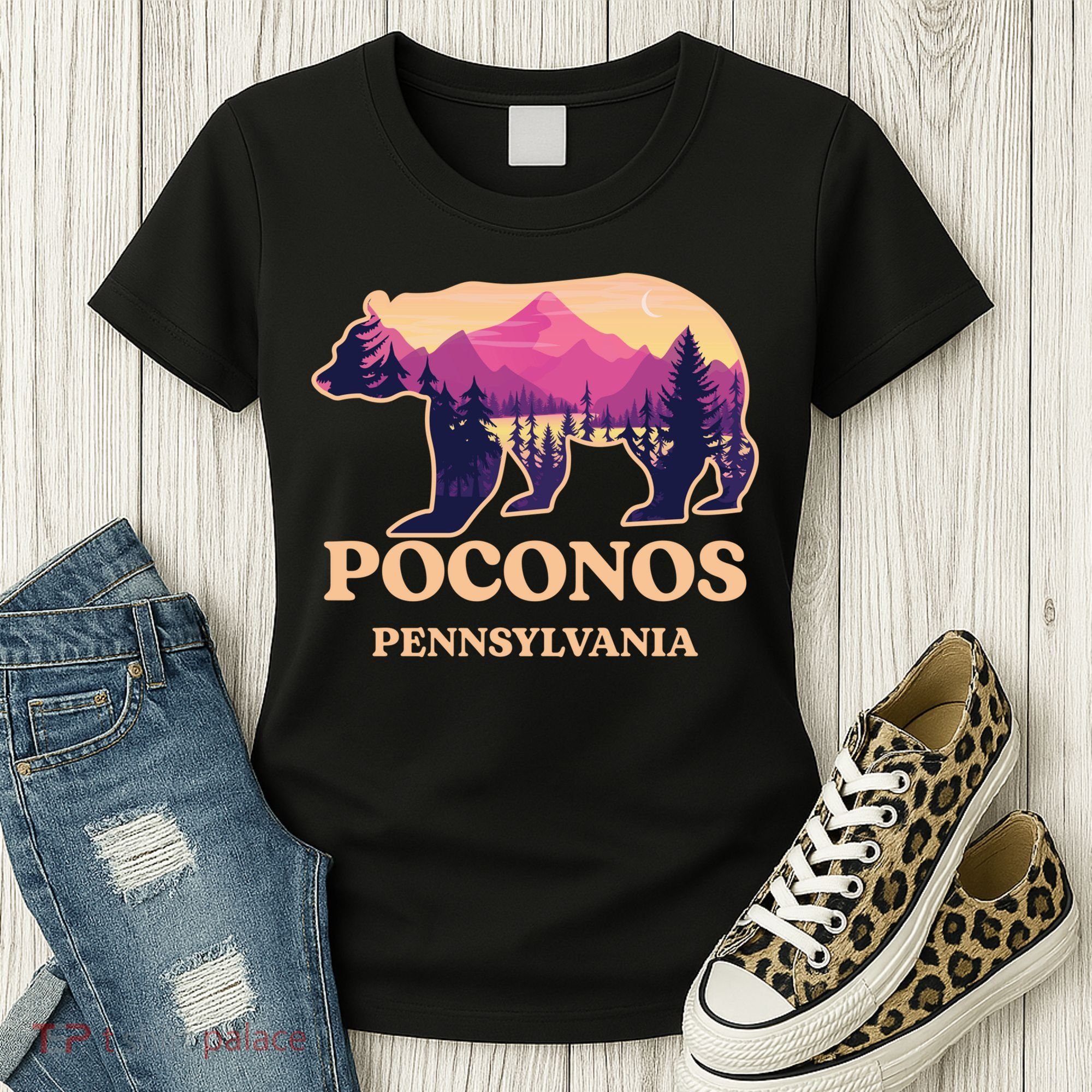 Poconos Mountains Pennsylvania Pa Bear Hiking Souvenirs Women's T-Shirt