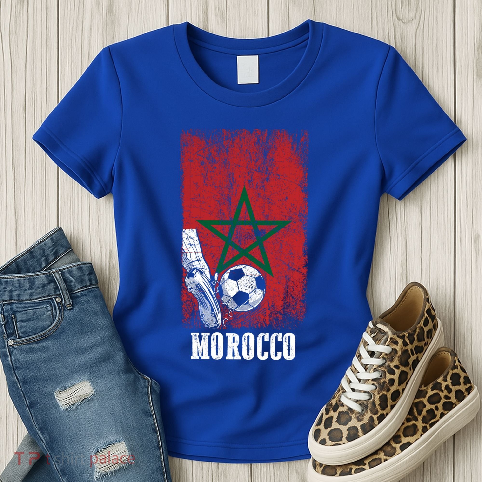 Patriotic Moroccan Soccer Player Morocco Flag Soccer Ball Gift Women's T-Shirt