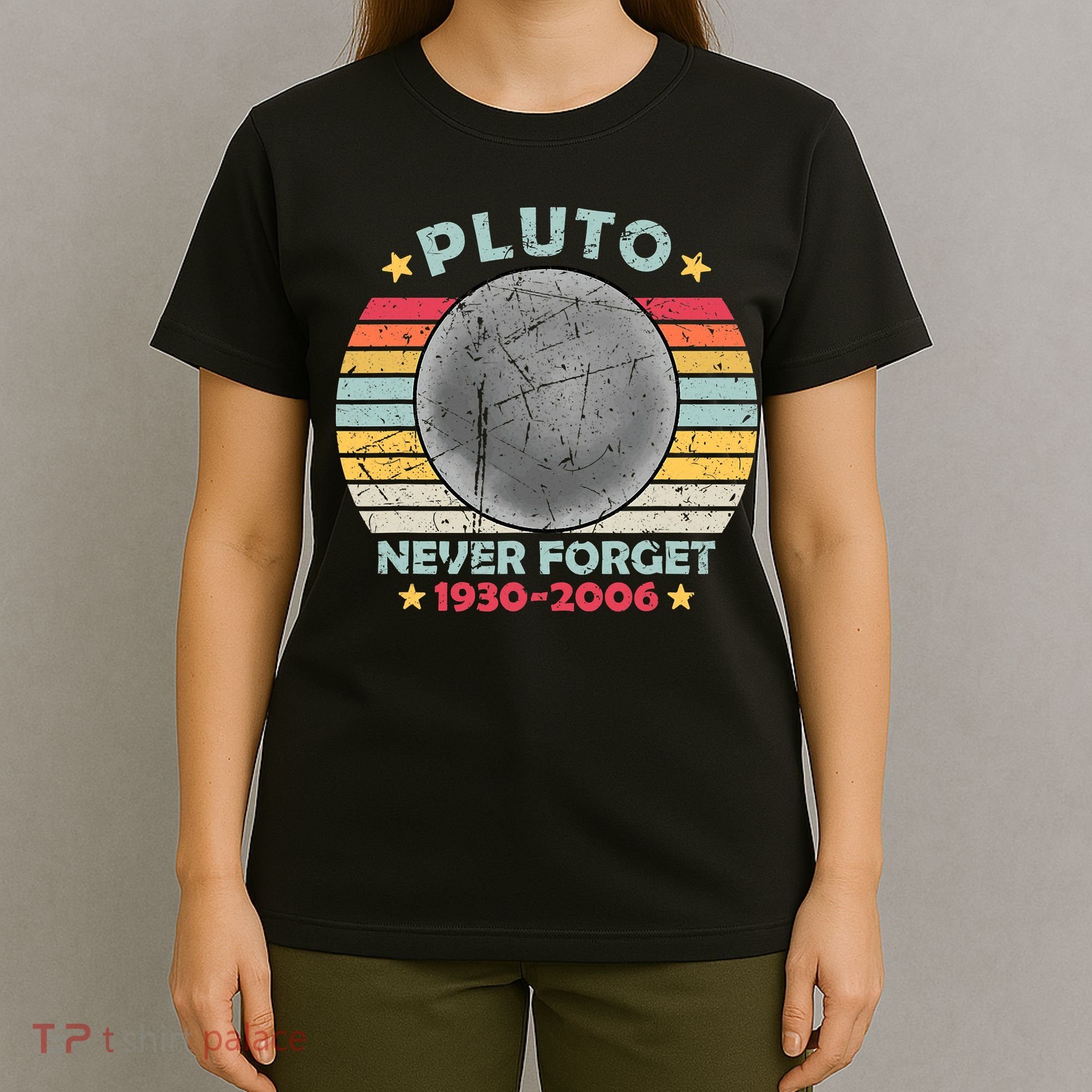Pluto Never Forget Funny Space Vintage Retro Astronomy T-Shirt