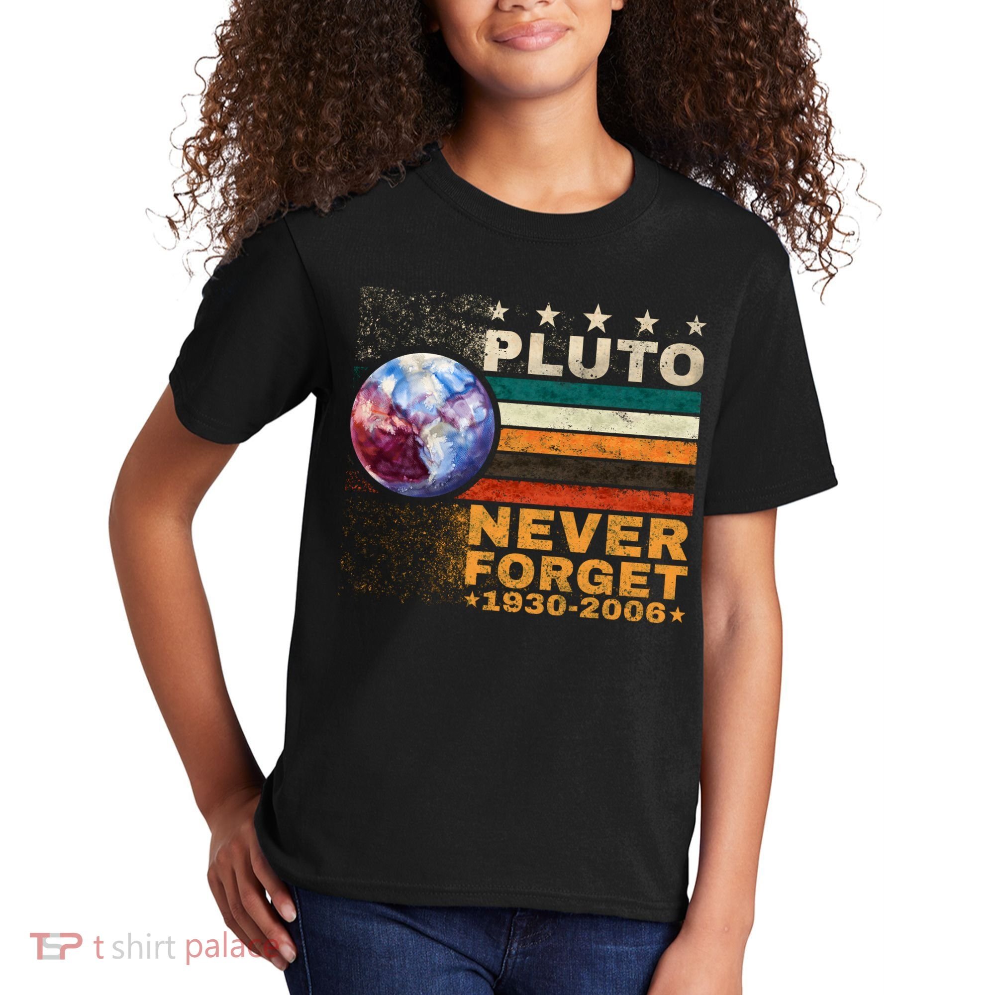 PLUTO NEVER FORGET Kids T-Shirt