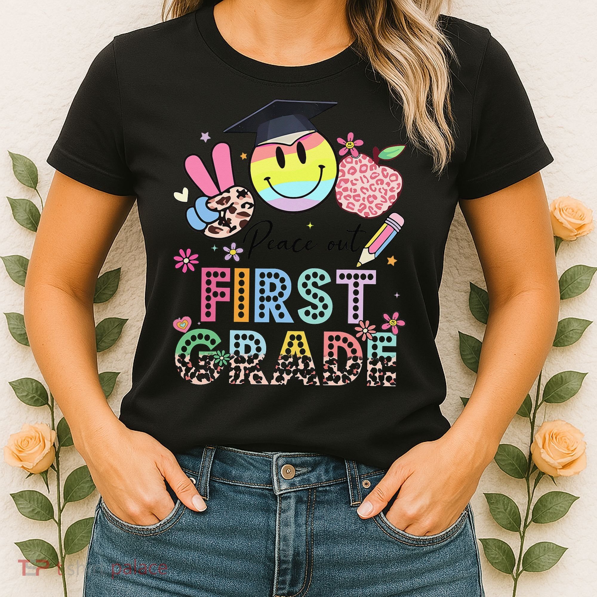 Peace Out 1st First Grade Graduation Last Day Of School Women's T-Shirt