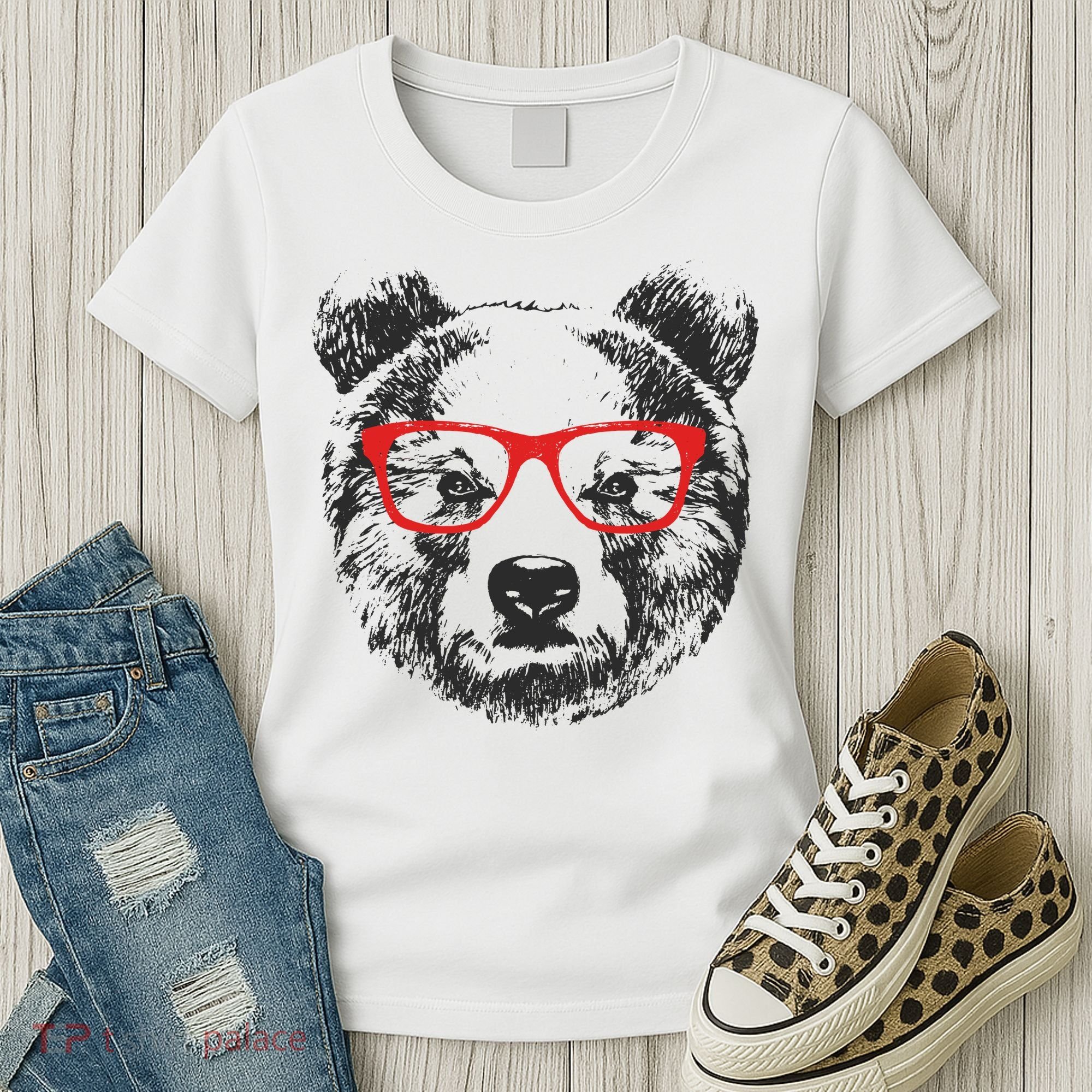 Portrait of Bear with glasses Women's T-Shirt
