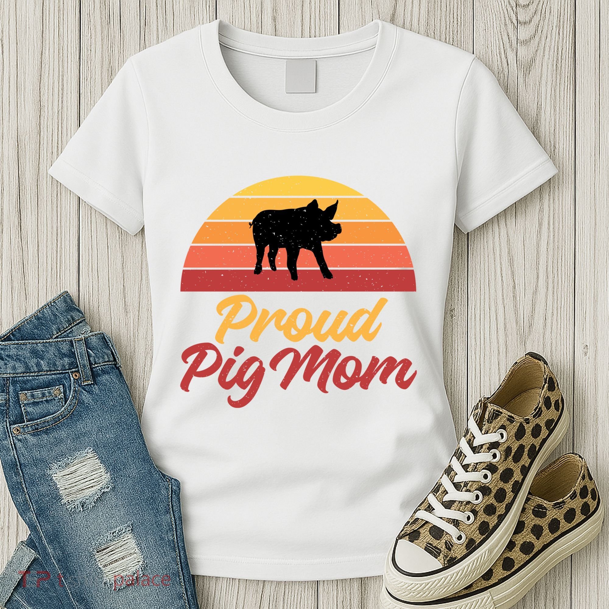 Proud Pig Mom Pig Owner Pig Farmer Pig Mother Gift Women's T-Shirt