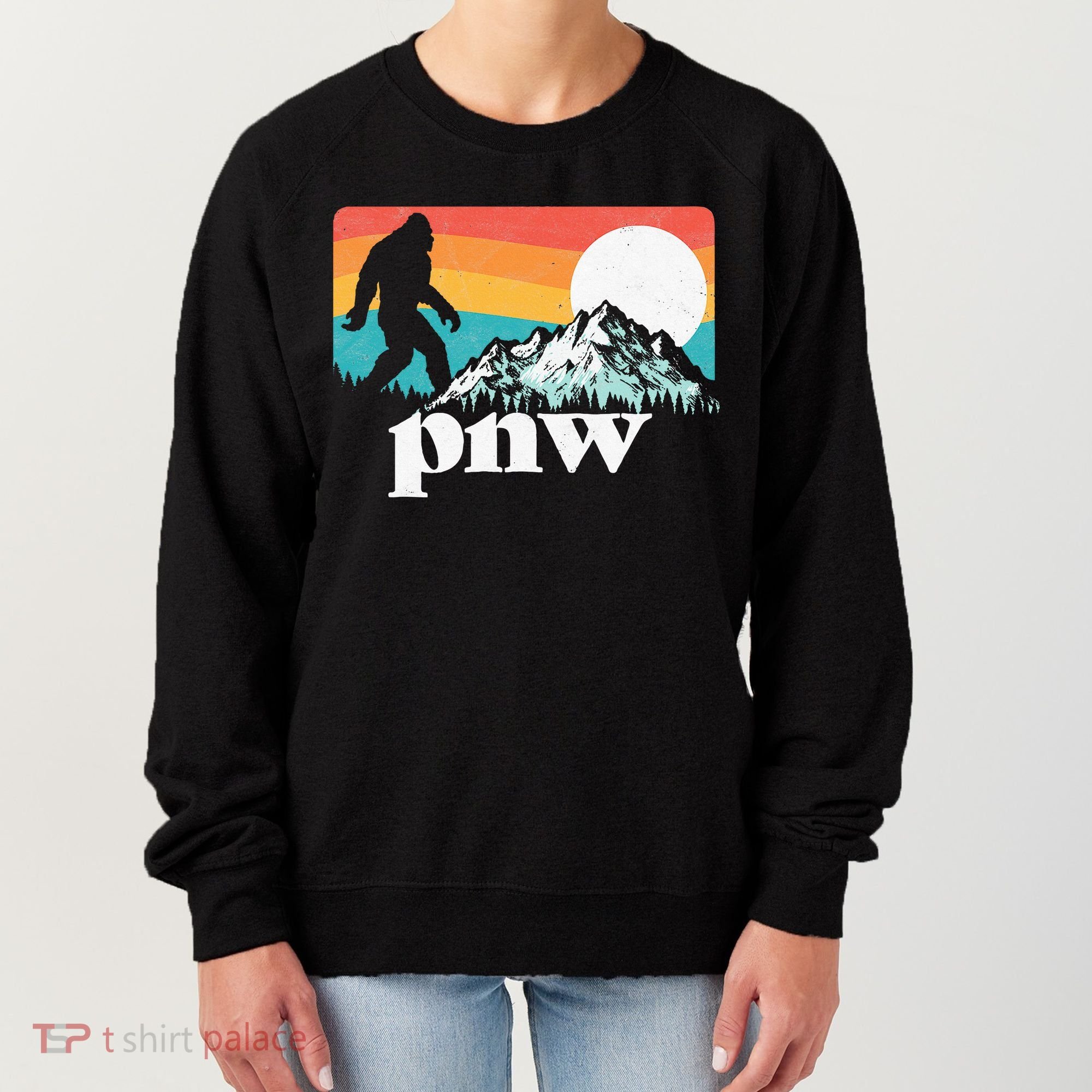 Pnw Pacific Northwest Bigfoot Mountains Retro 80s Graphic Women's Sweatshirt