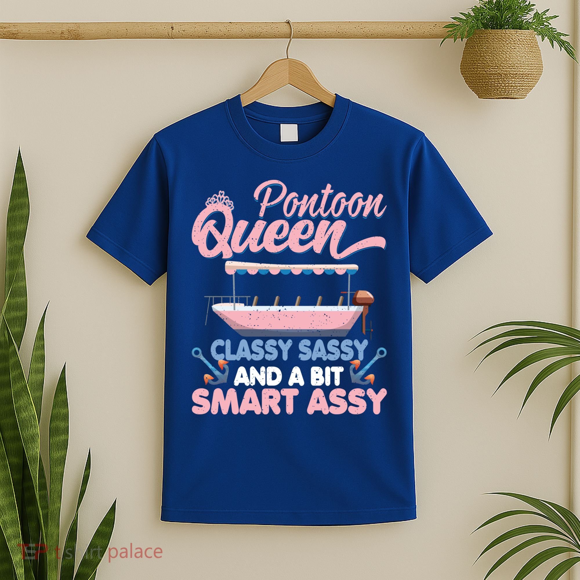 Pontoon Queen Gift For Pontoon Boating Mom Lover Cute Gift T-Shirt