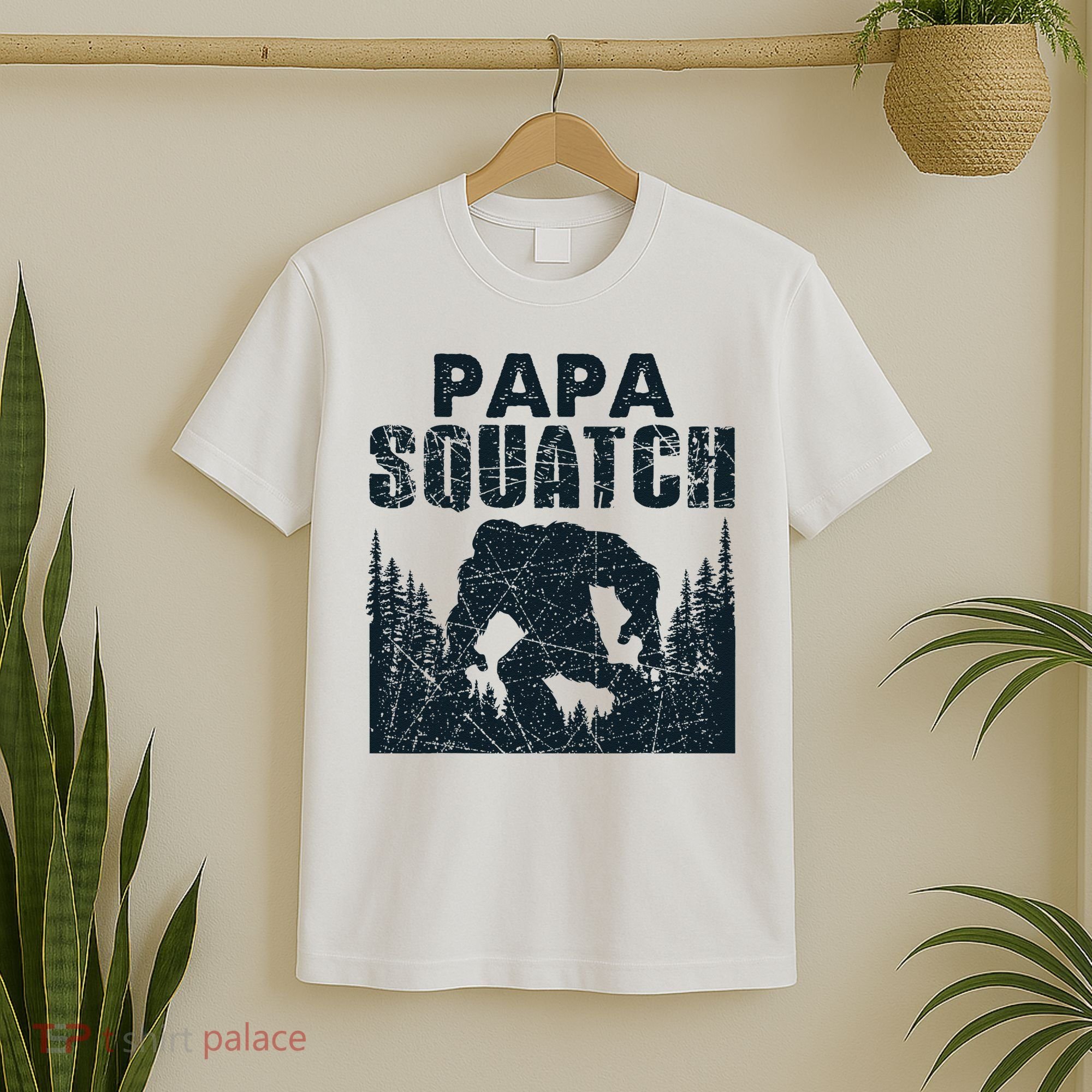 Papa Squatch Bigfoot Dad Fathers Day T-Shirt