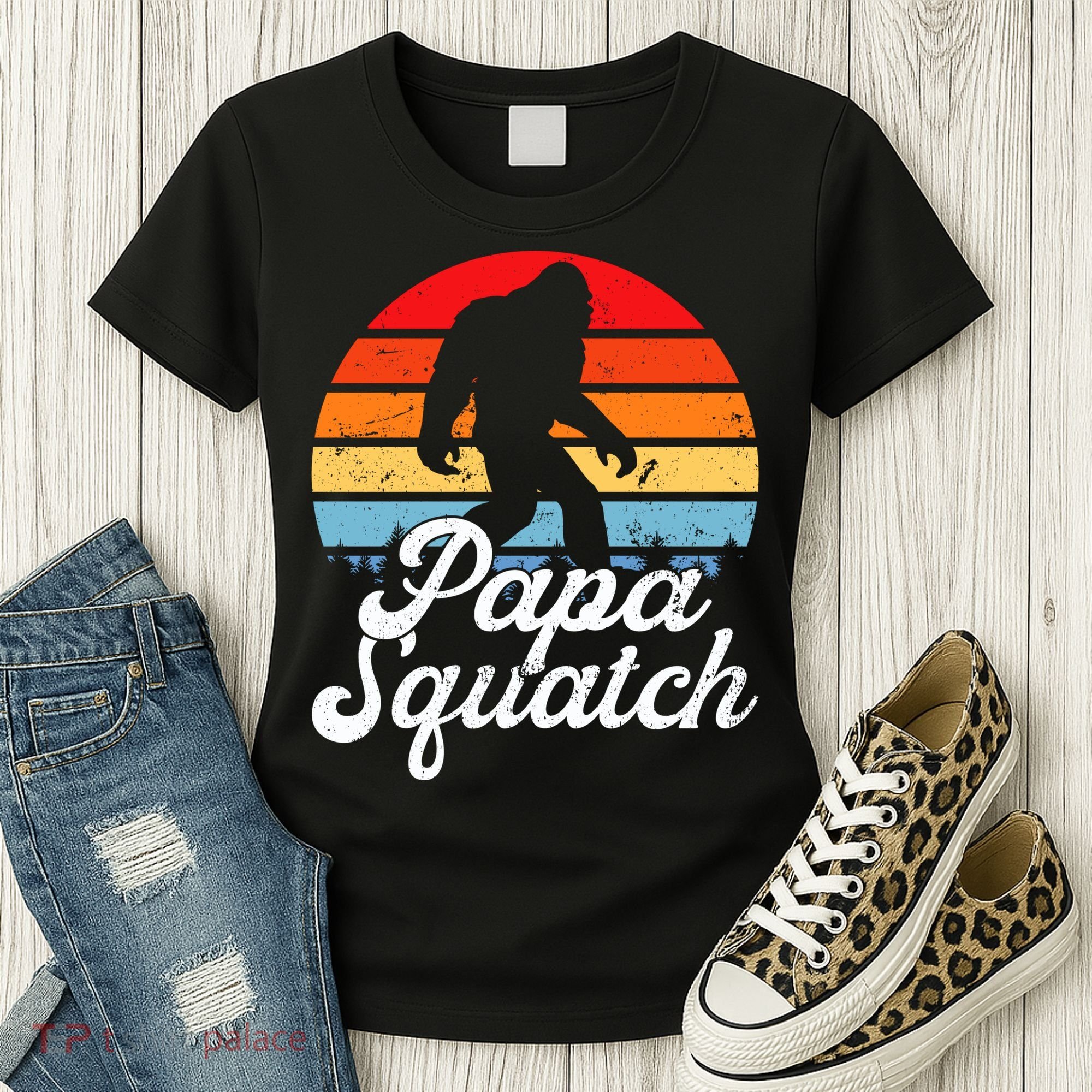 Papa Squatch Dad Bigfoot Sasquatch Plus Size Women's T-Shirt