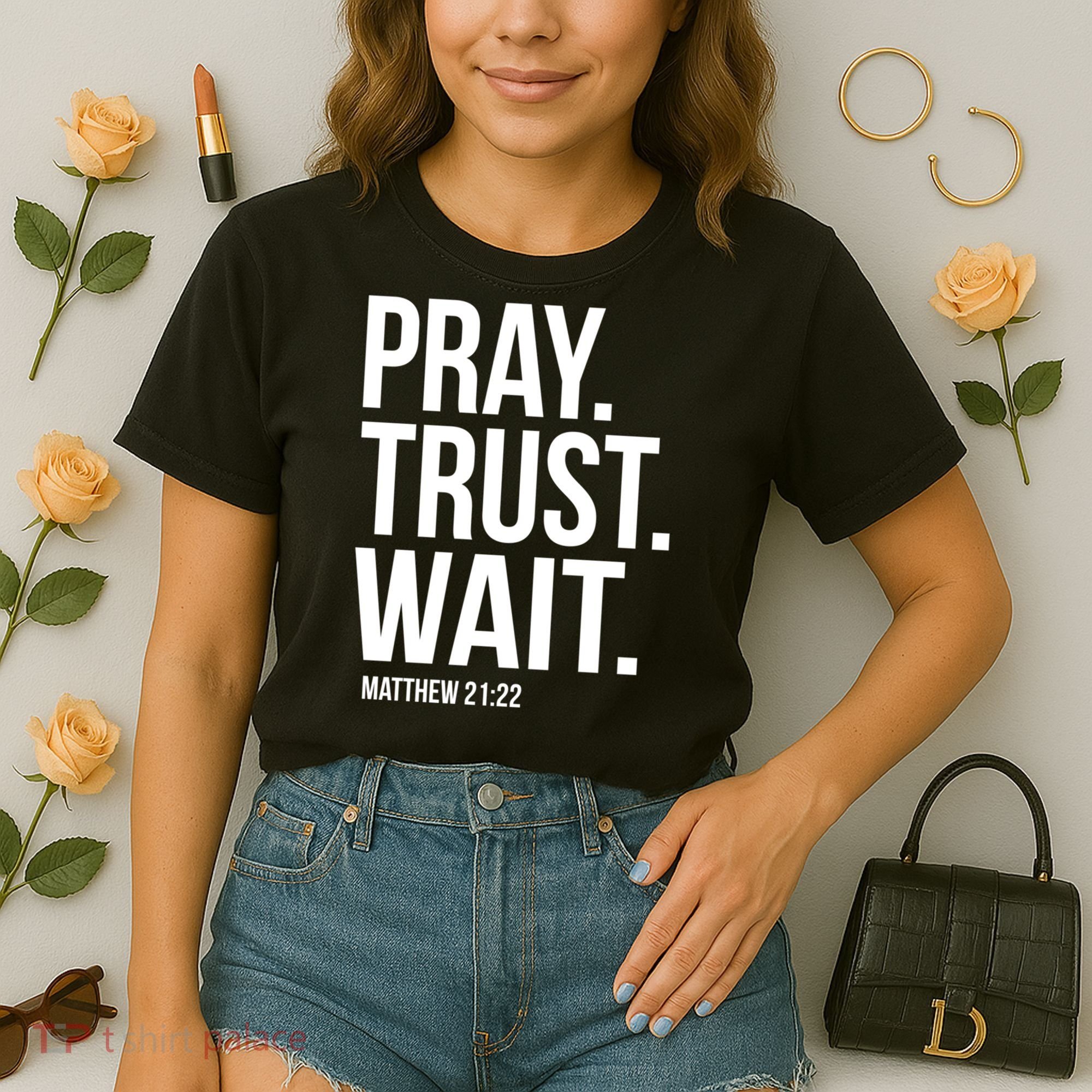 Pray Trust Wait Matthew 21:22 Scripture Christian Gift Comfort Colors Boxy T-Shirt