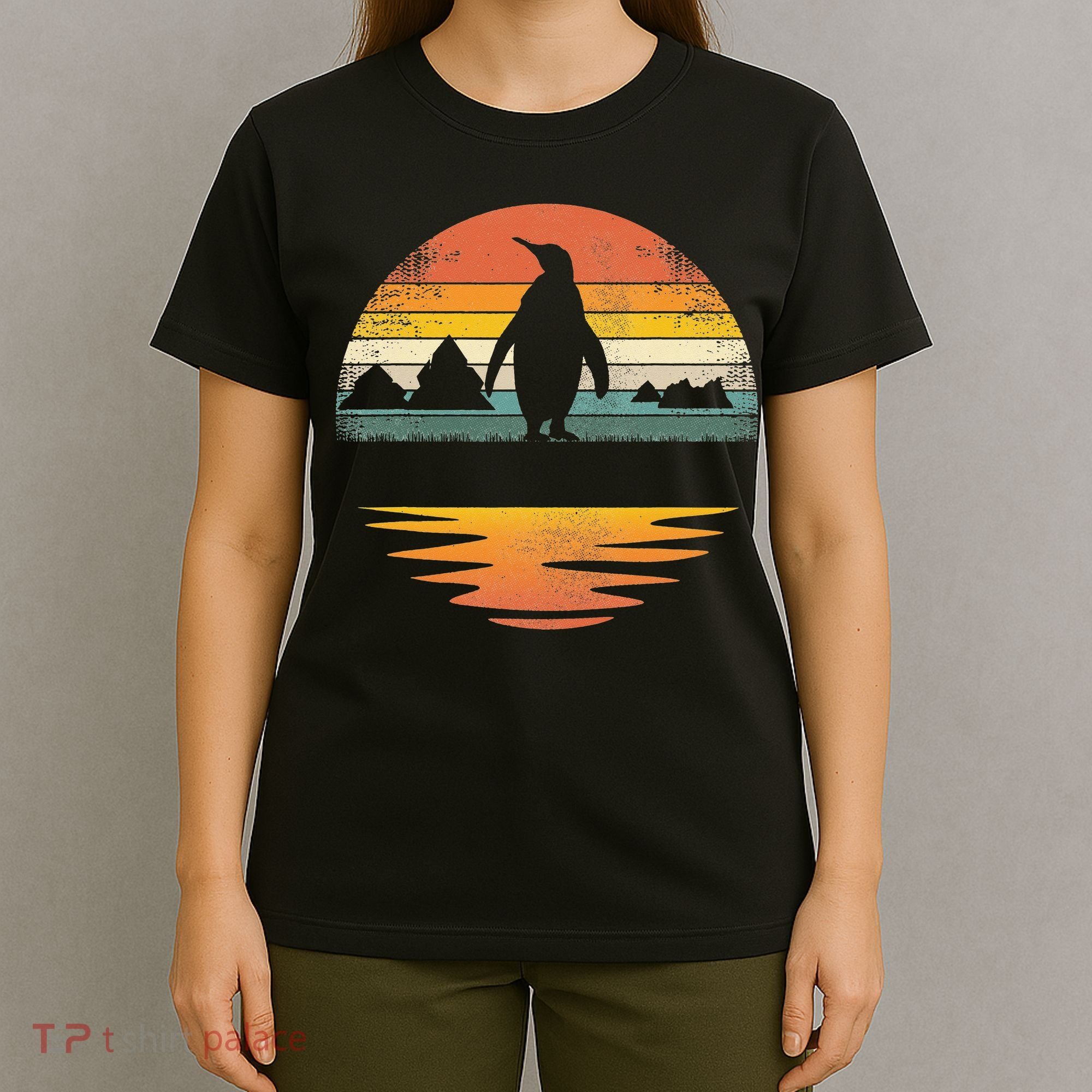 Penguin Vintage Retro Sunset Penguin Lover T-Shirt