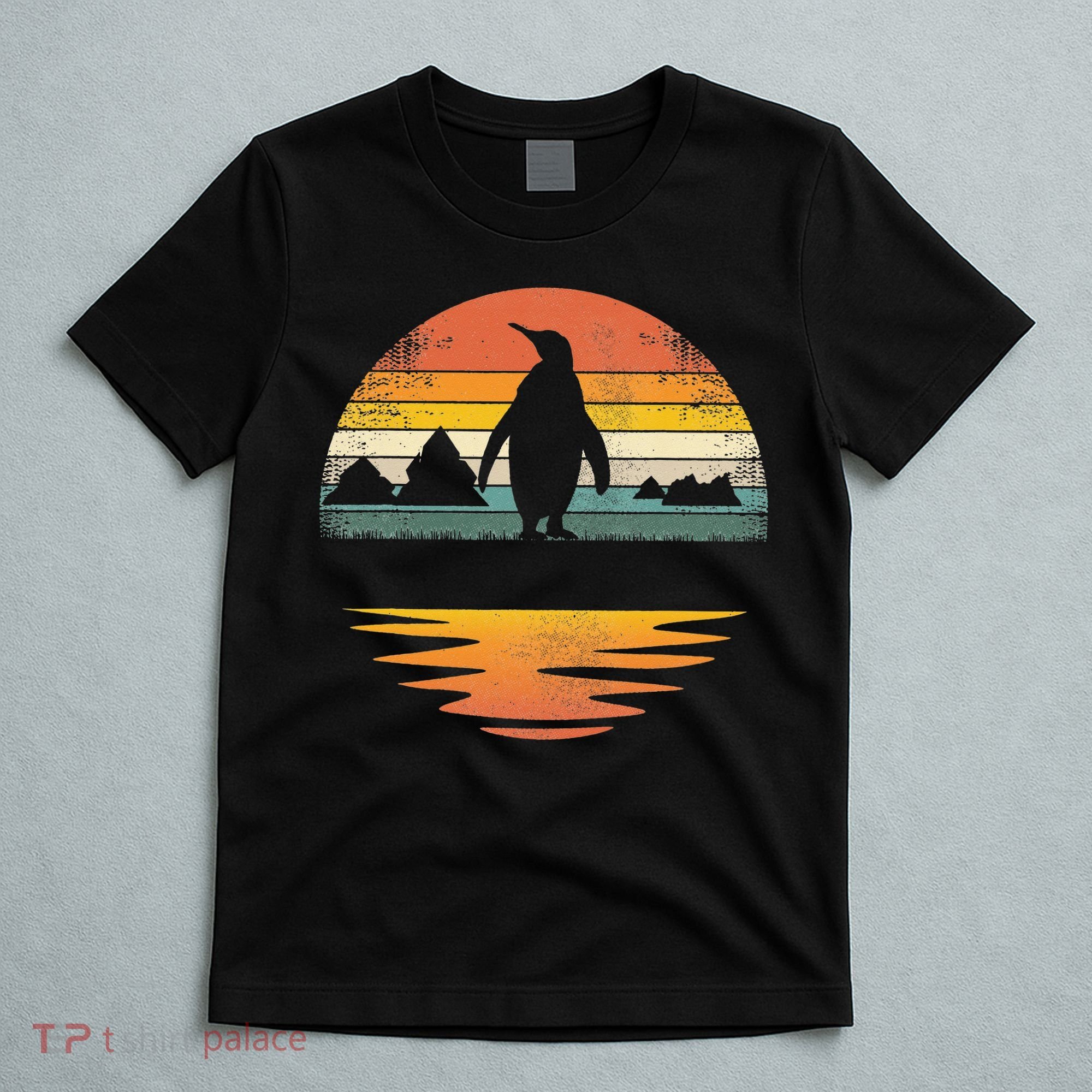 Penguin Vintage Retro Sunset Penguin Lover T-Shirt