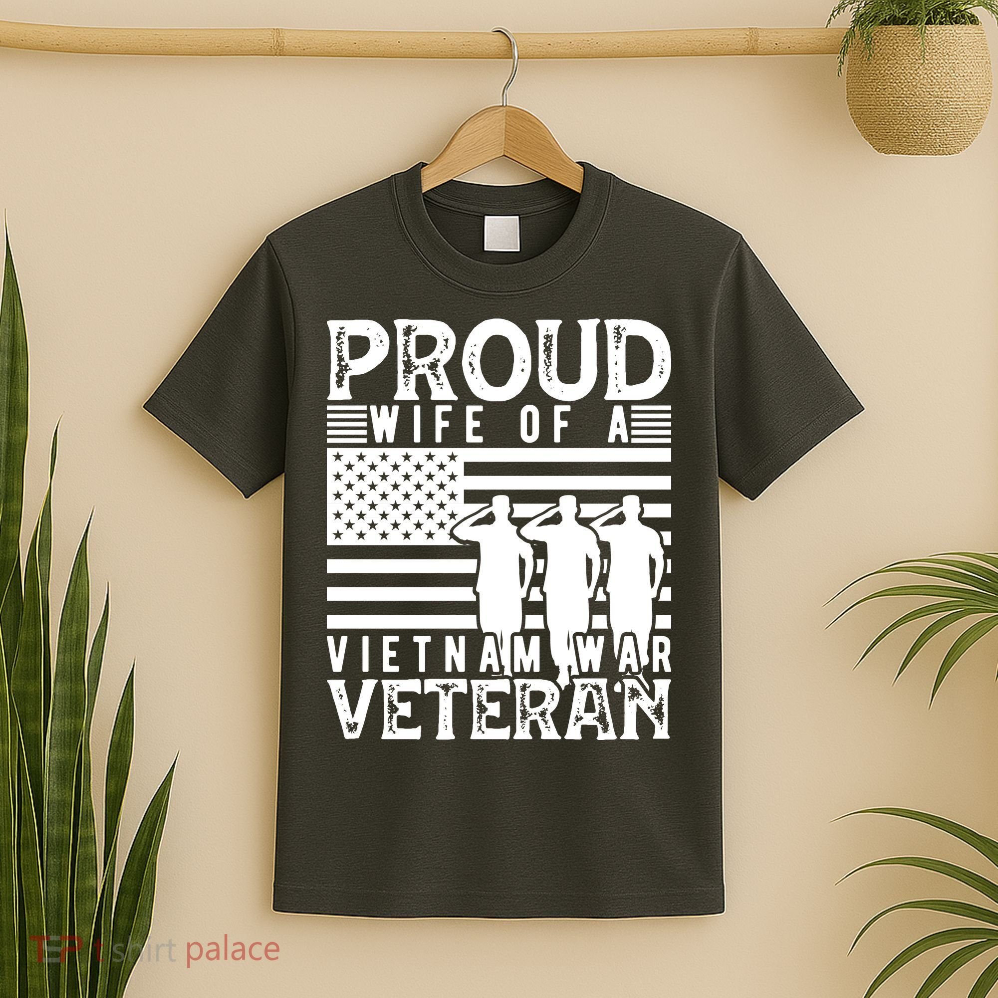 Proud Wife Of A Vietnam War Veteran Memorial Day Gift T-Shirt