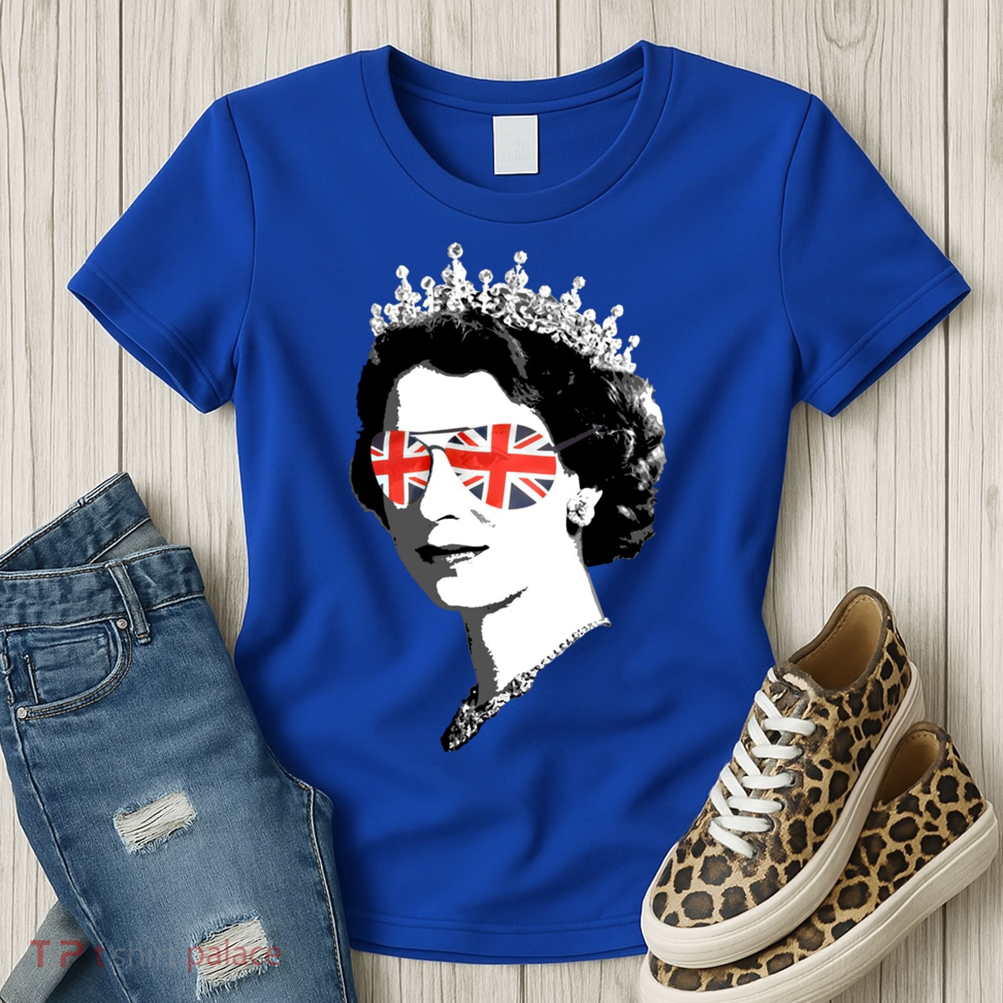 Queen Elizabeth Ii Sunglasses British Crown Union Jack Meme Gift Women's T-Shirt