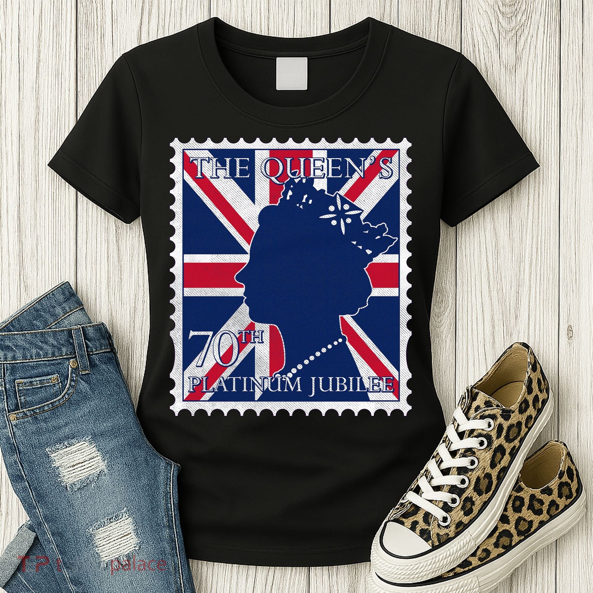 Queen Elizabeth Platinum Jubilee Celebration Queens 70th Anniversary Union Jack Women's T-Shirt