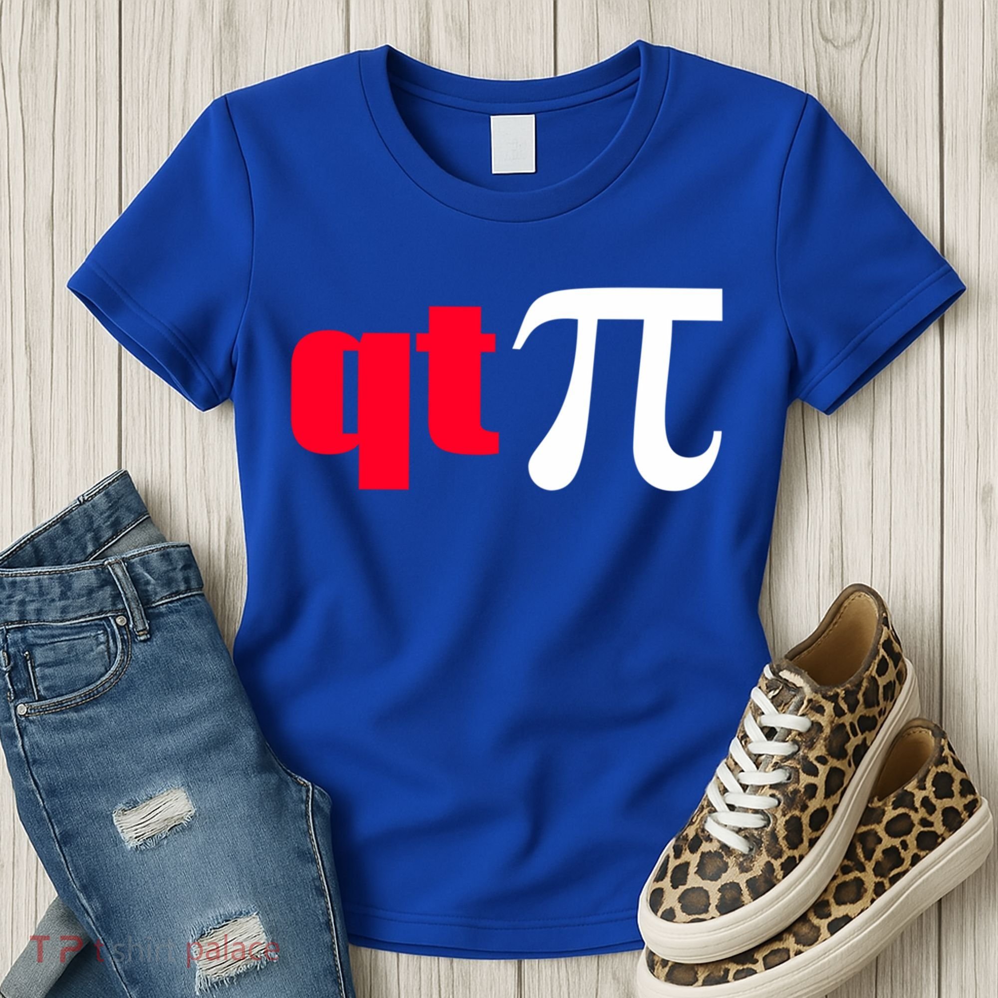 Qt Pi Funny Pi Math Nerdy Geek Humor Pi Day Cool Humor Great Gift Women's T-Shirt