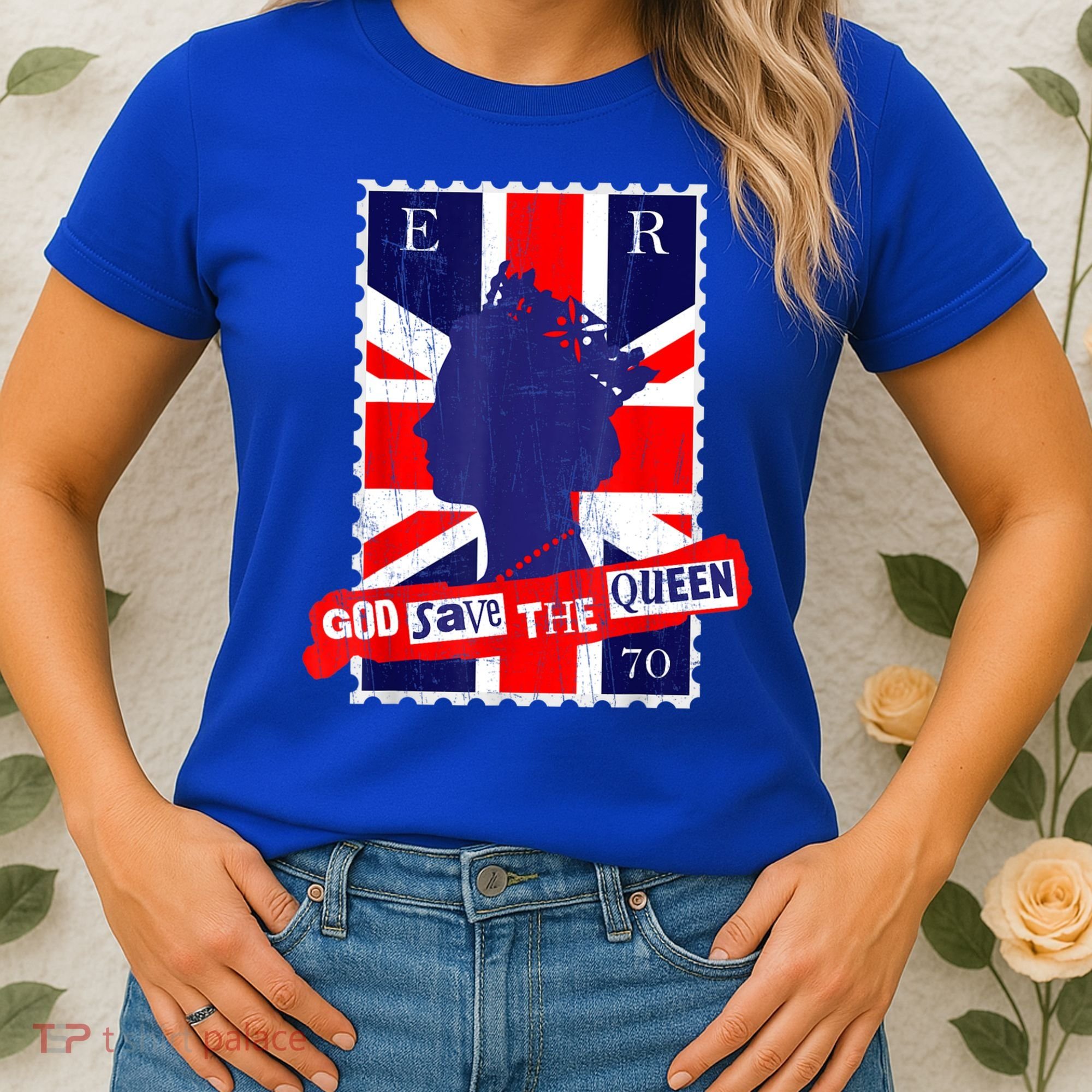 QUEEN'S PLATINUM JUBILEE GOD SAVE THE QUEEN Women's T-Shirt