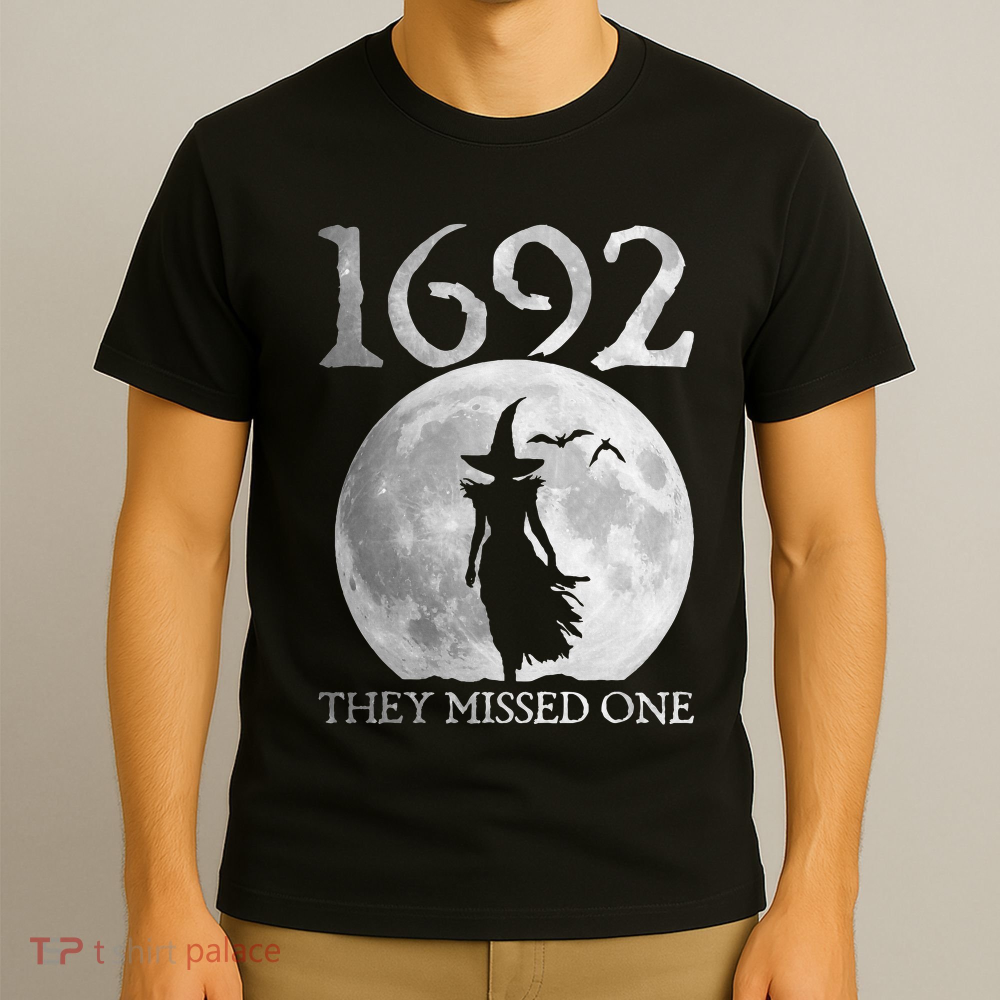 Retro 1692 They Missed One Witch Salem 1692 Halloween Witch T-Shirt