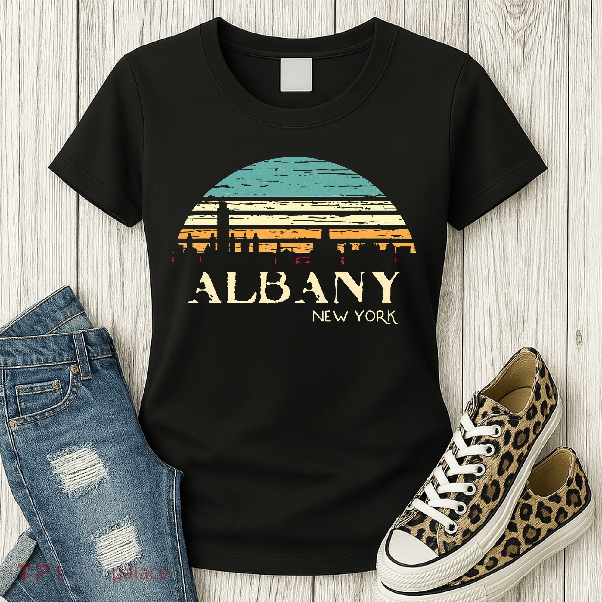Retro Albany NY Skyline Sunset Silhouette New York Souvenir Women's T-Shirt