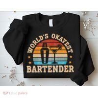Retro Barkeeper Motiv Worlds Okayest Bartender Sweatshirt thumb 2