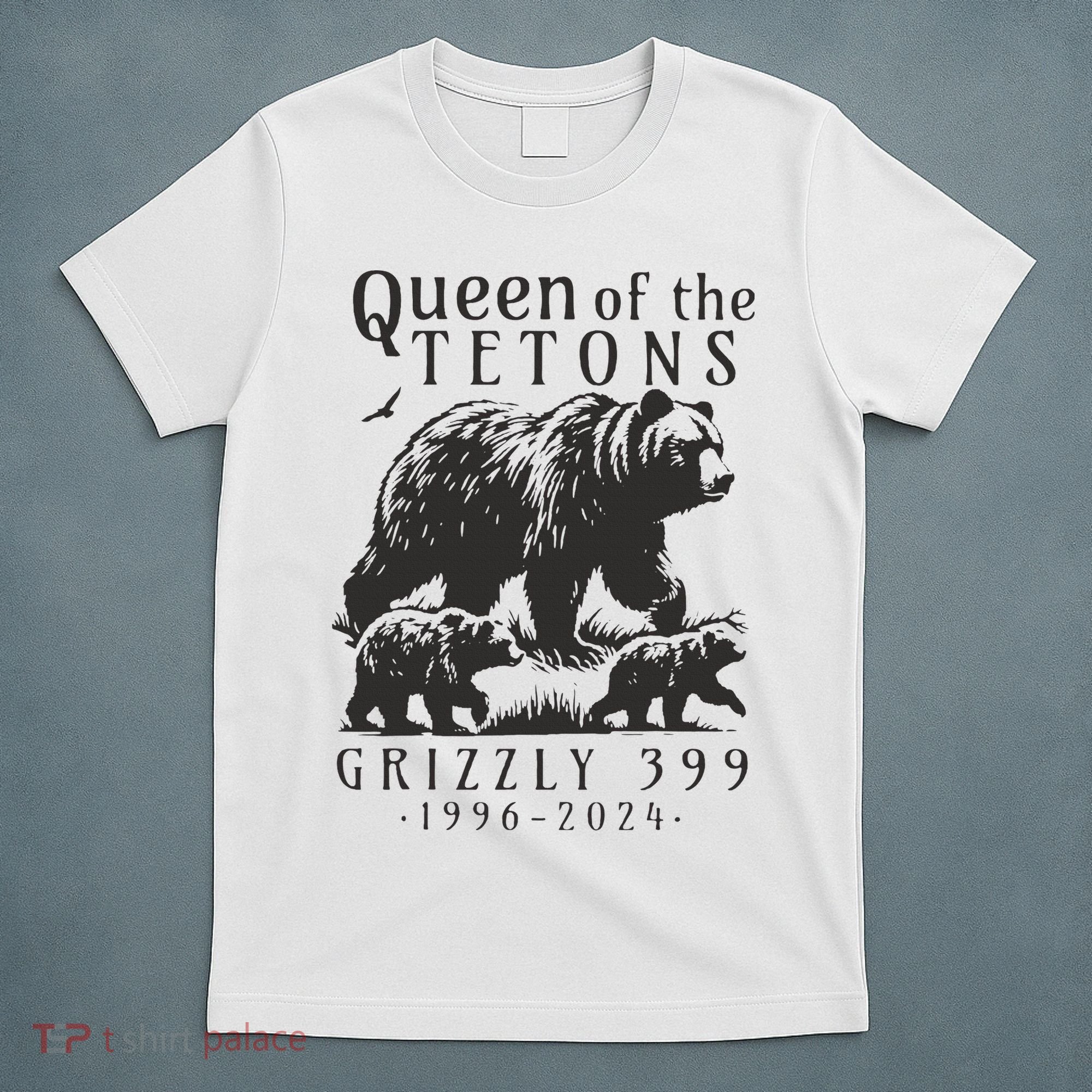 Retro Bear Queen Of The Tetons Grizzly 399 National Park T-Shirt