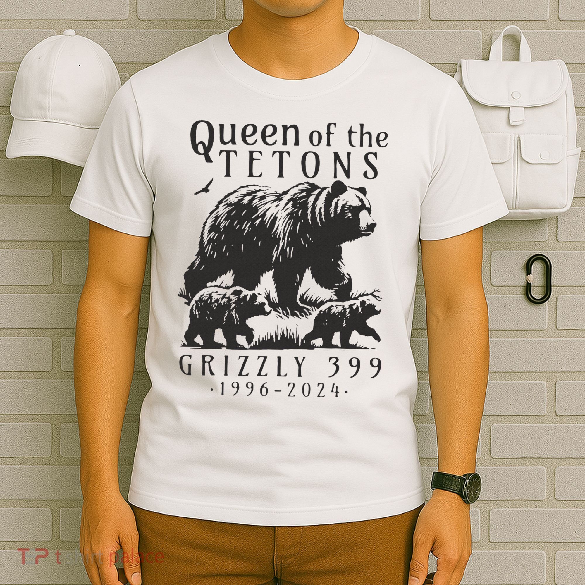 Retro Bear Queen Of The Tetons Grizzly 399 National Park T-Shirt