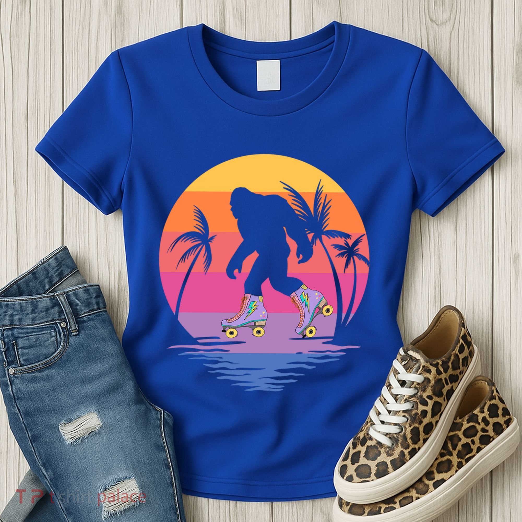 Retro Bigfoot Roller Skating Sasquatch 80s 90s Skater Cool Gift Women's T-Shirt