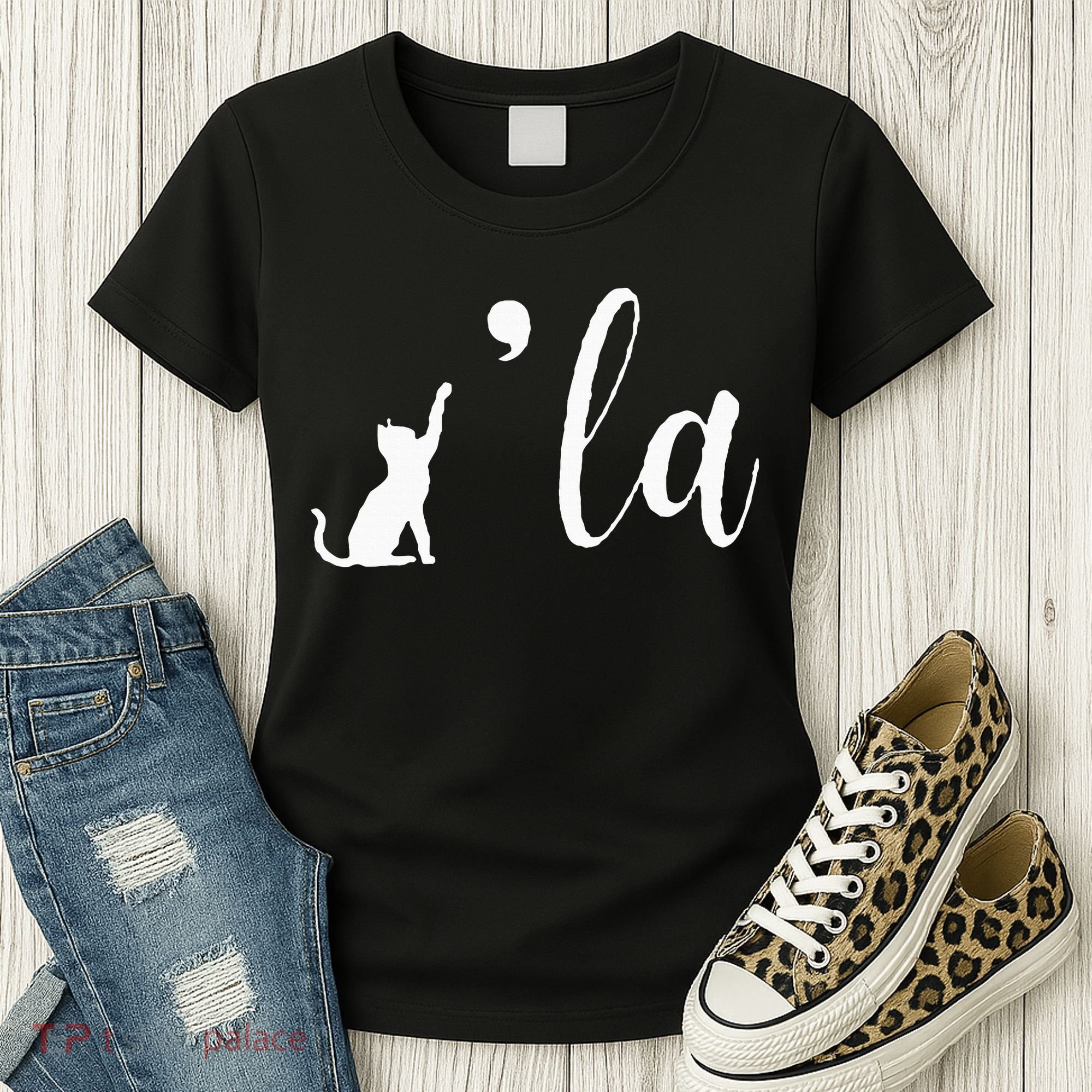 Retro Cat Comma La Kamala Harris For President 2024 Election Women's T-Shirt