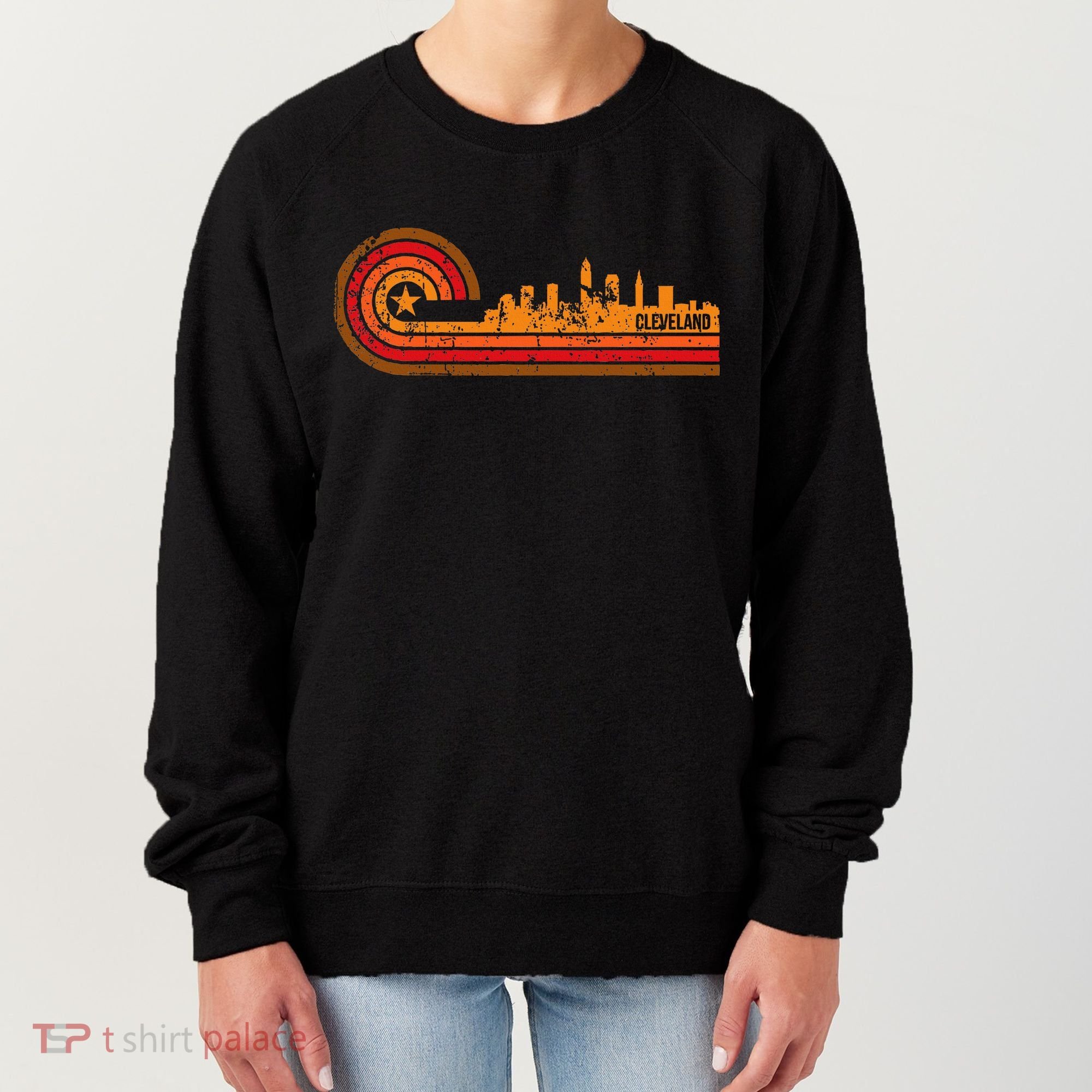 Retro Cleveland Cityscape Cleveland Oh Skyline Women's Sweatshirt
